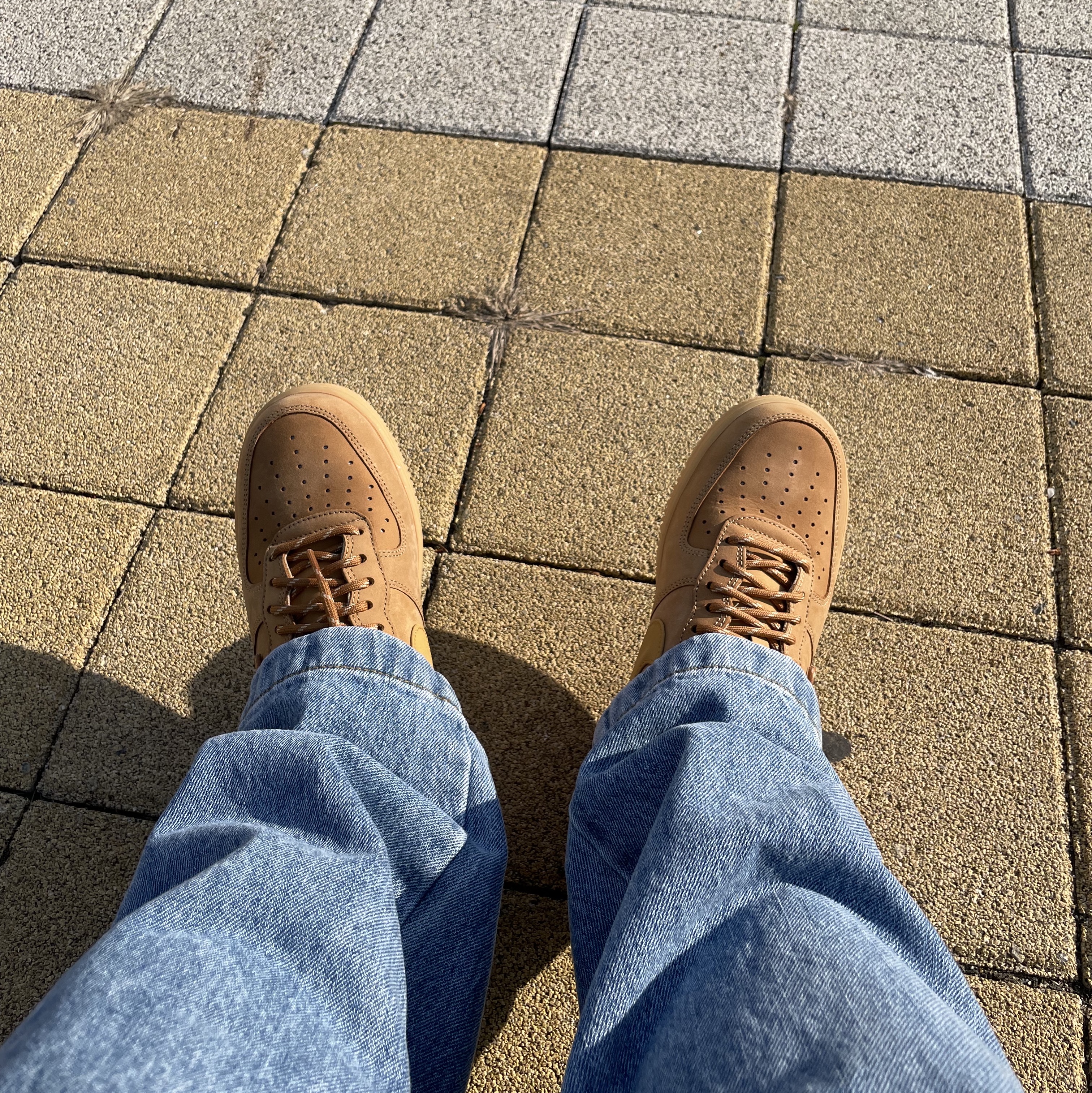 Nike Air Force 1 '07 WB Flax 착용 스타일 - 2