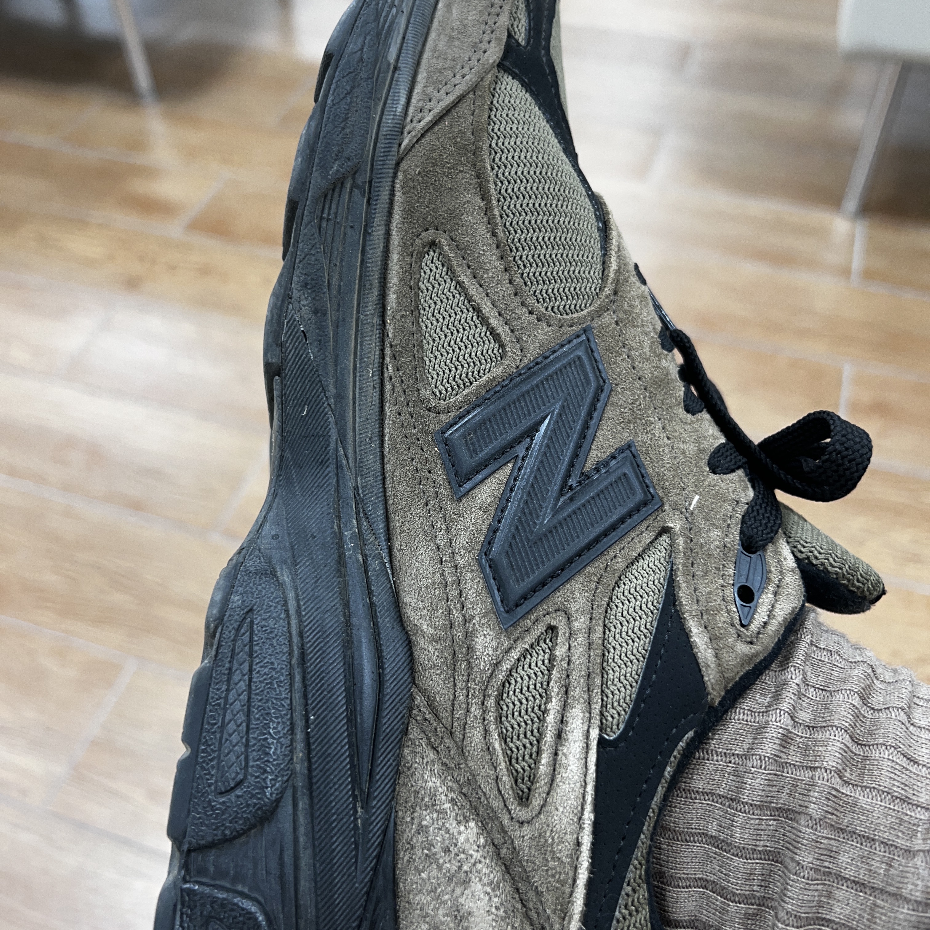 New Balance x JJJJound 990v3 Brown Black 착용 스타일