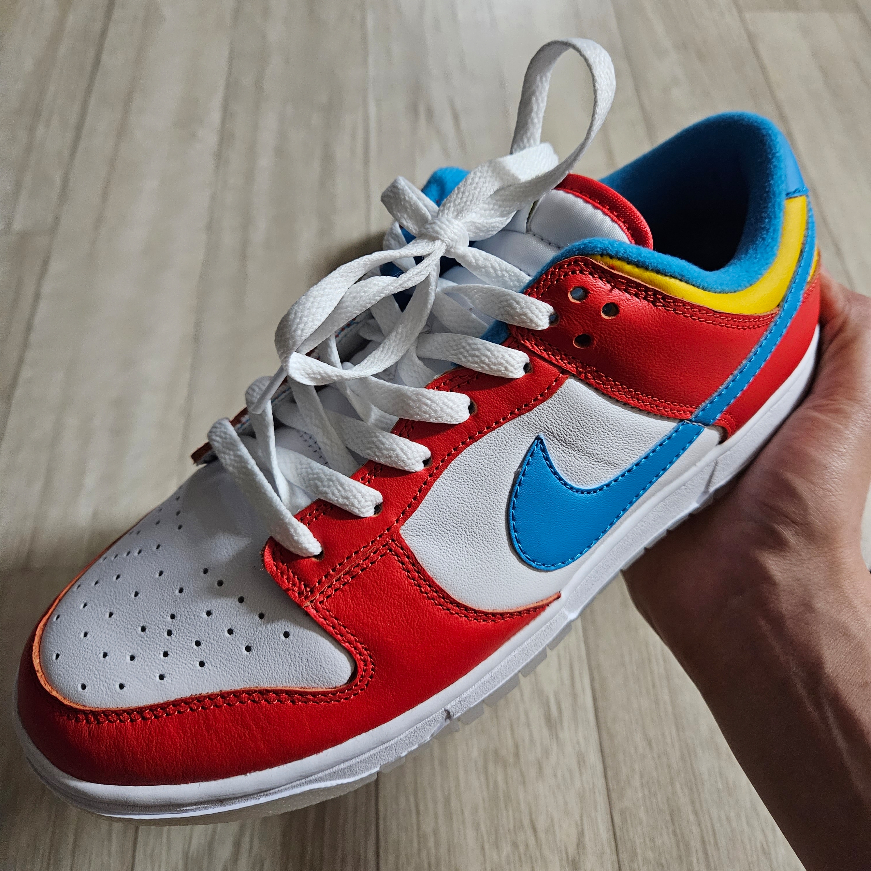 Nike x LeBron James x Fruity Pebbles Dunk Low QS Habanero Red 착용 스타일