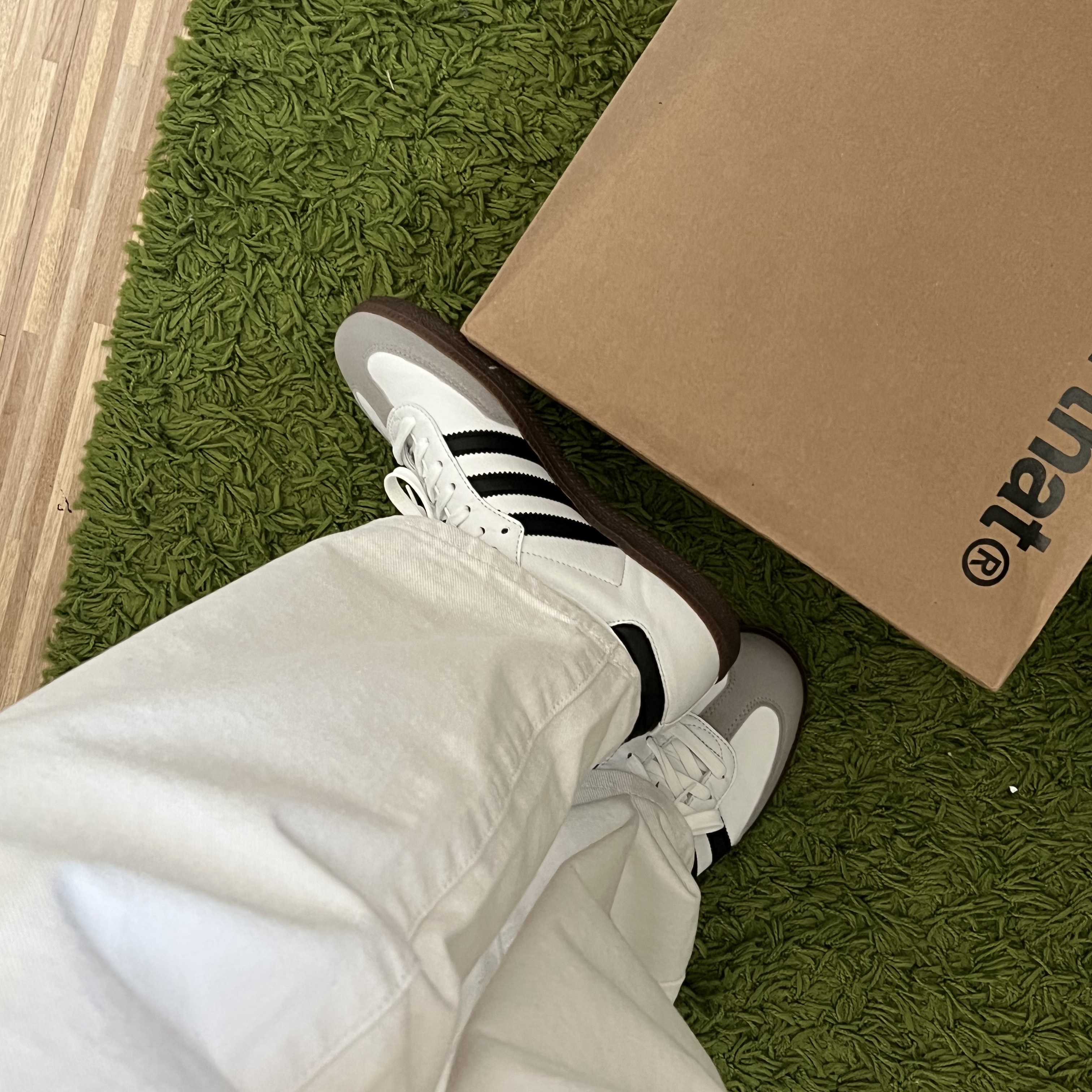 Adidas Samba Vegan White Black 착용 스타일 - 2