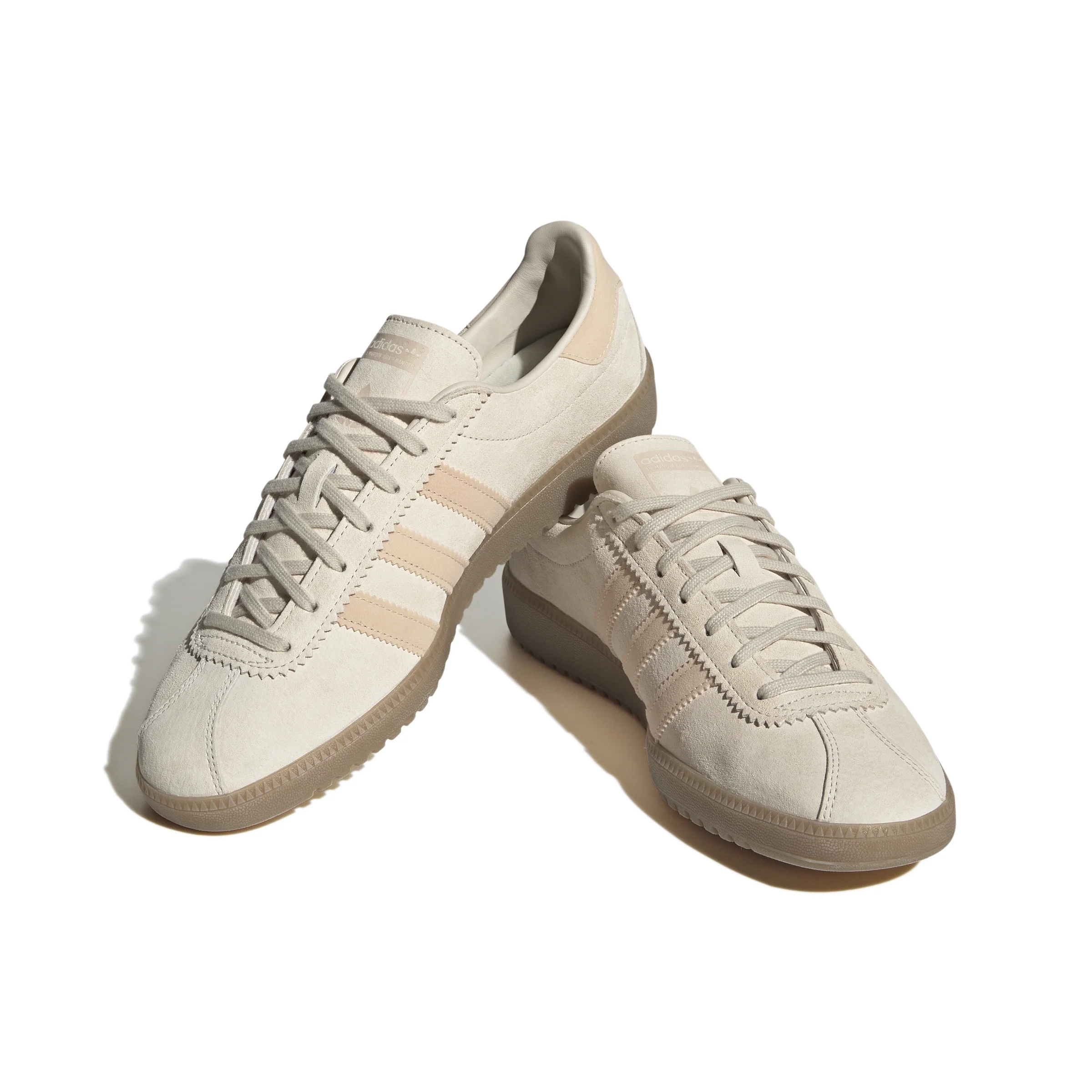 Adidas Bermuda Wonder White 착용 스타일 - 1