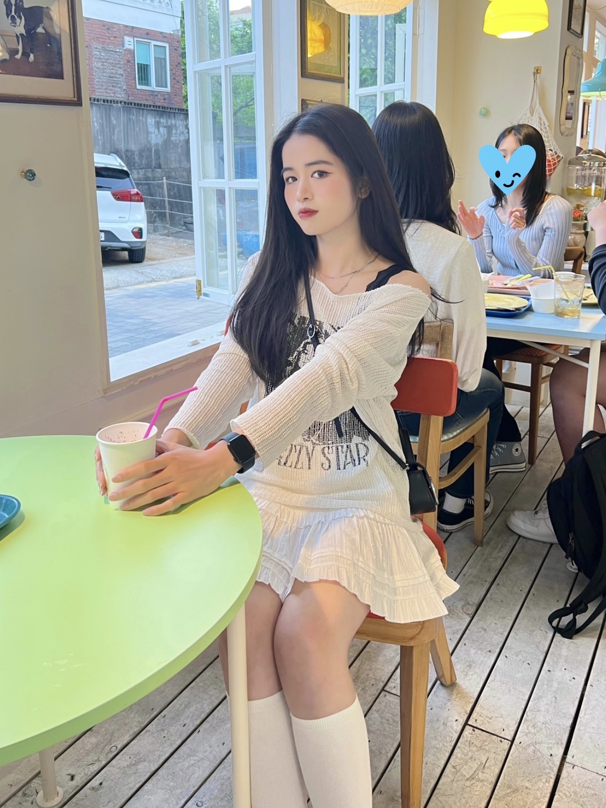 디젤 1DR 미니백 플라크 블랙, (W) 조던 1 로우 OG 스타피쉬 착용 스타일 - 2