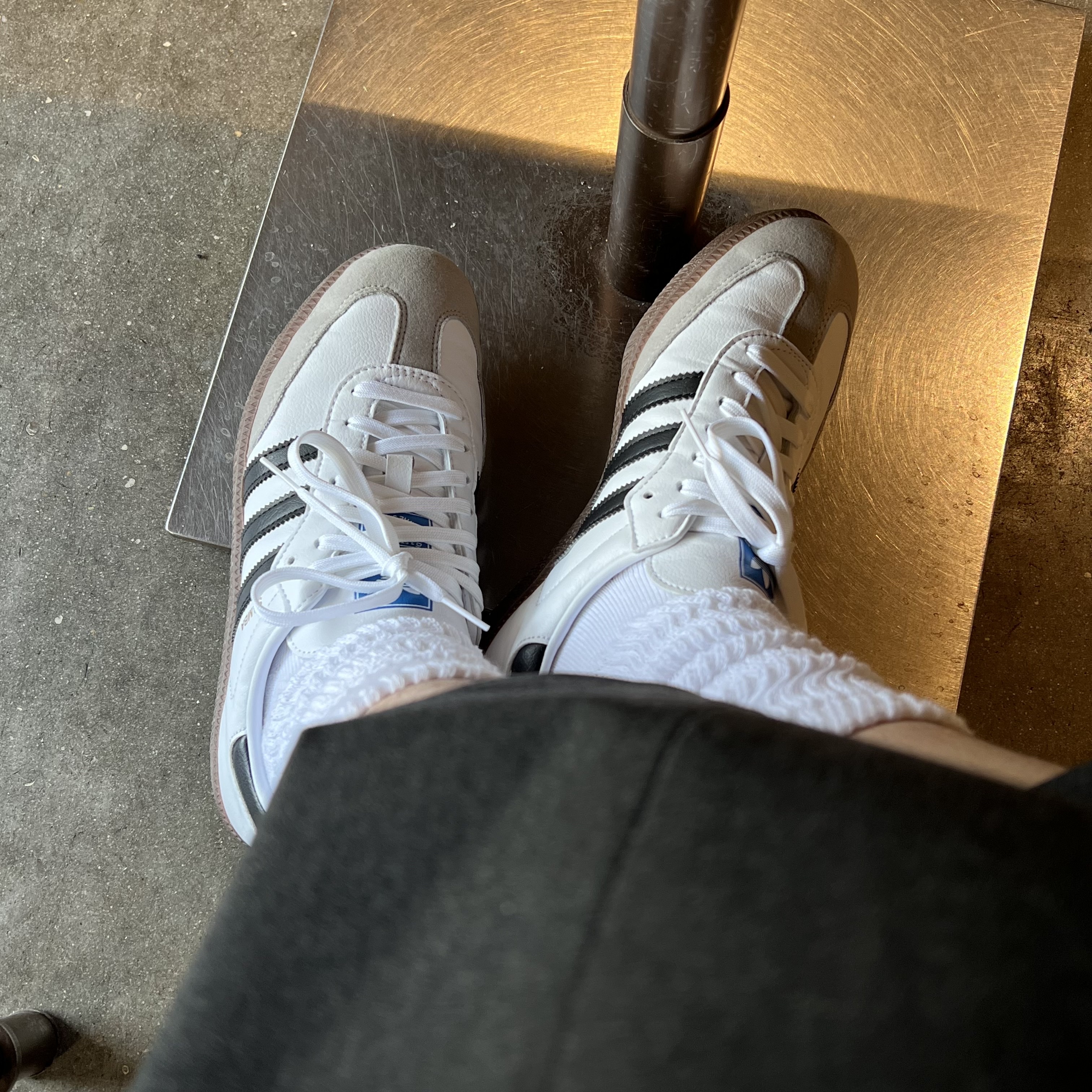 Adidas Samba Vegan White Black 착용 스타일 - 1