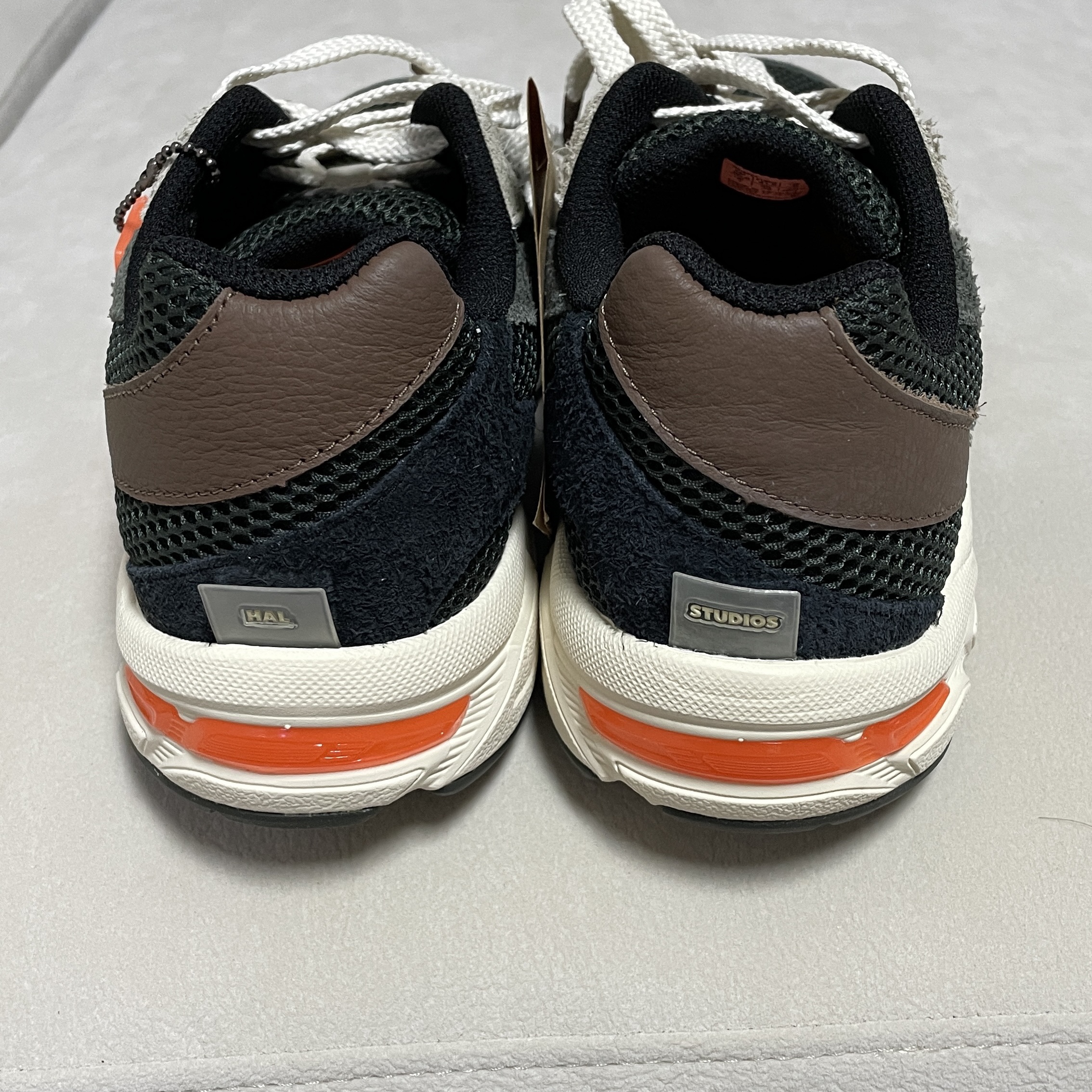 Asics x Hal Studios Gel-1130 MK-II Forest 착용 스타일 - 4