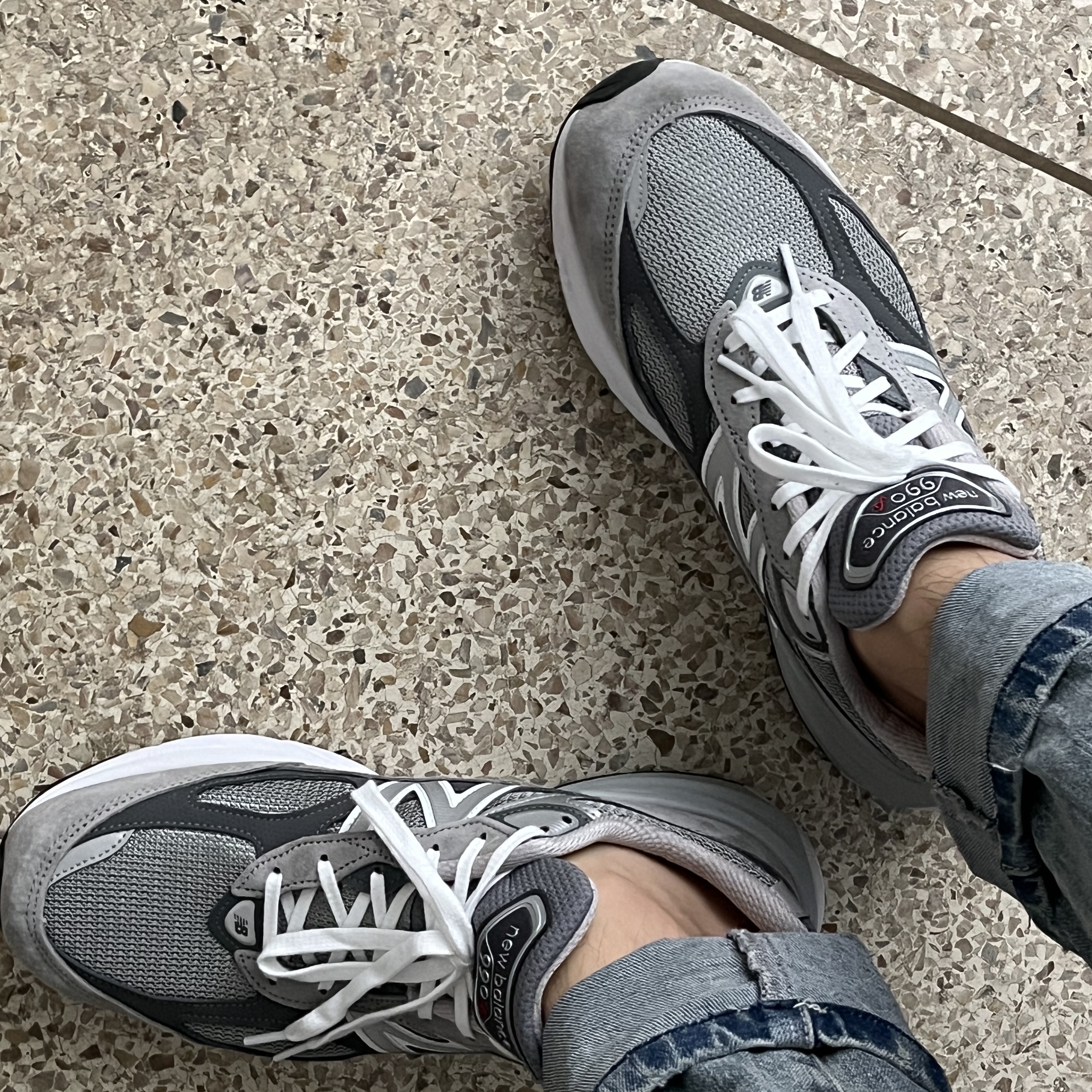 New Balance 990v6 Made in USA Grey - D Standard 착용 스타일