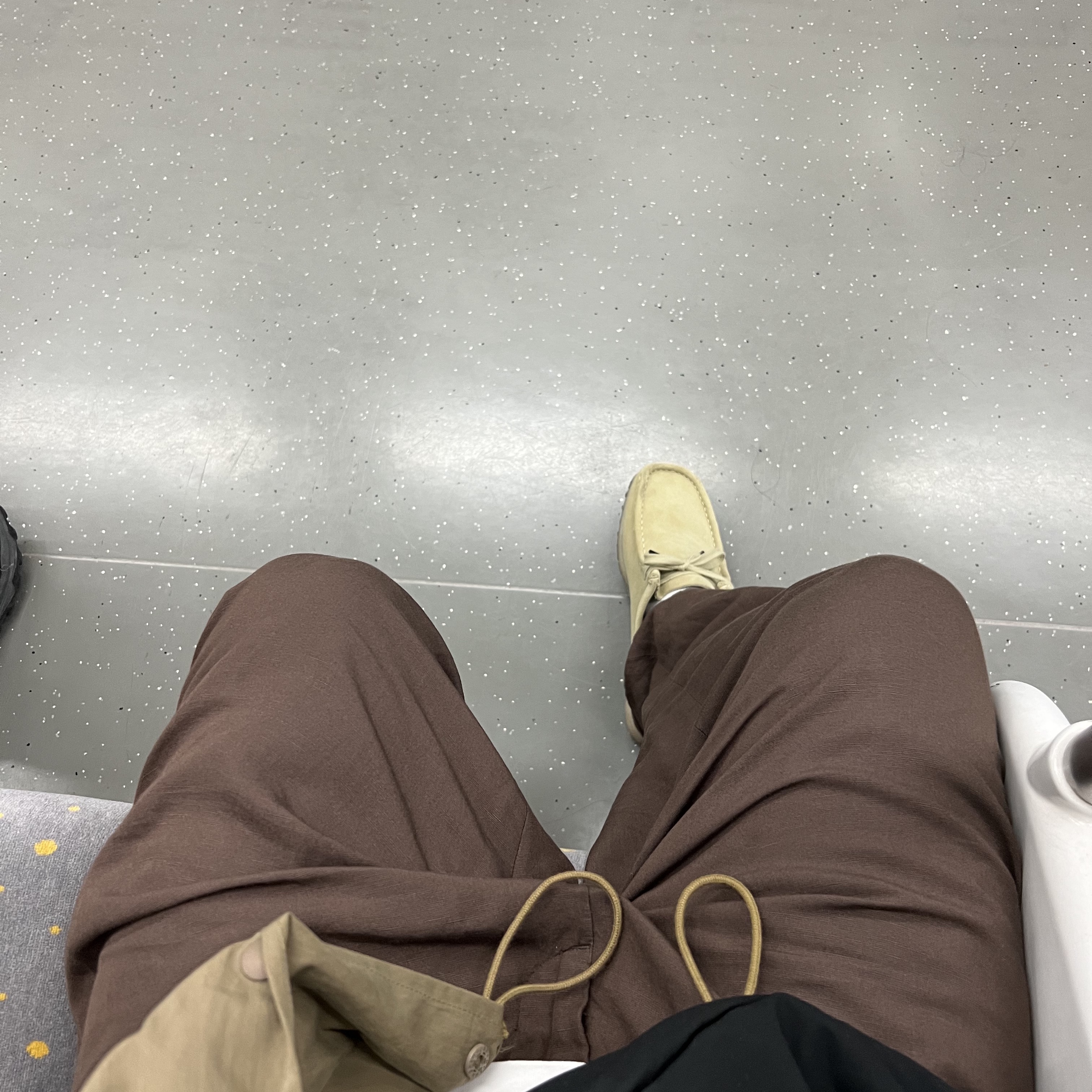 Clarks Wallabee Maple Suede 착용 스타일