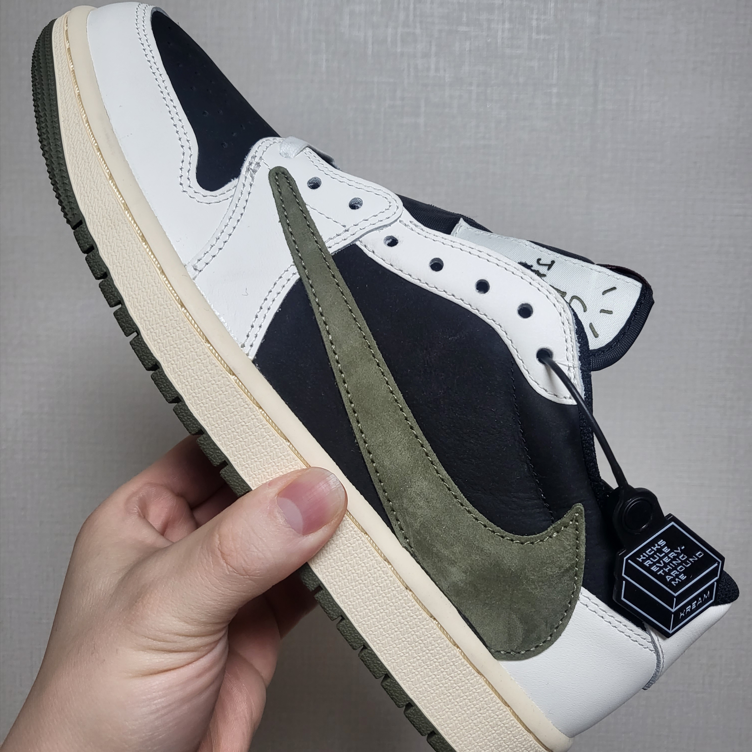 (W) Jordan 1 x Travis Scott Retro Low OG SP Medium Olive 착용 스타일