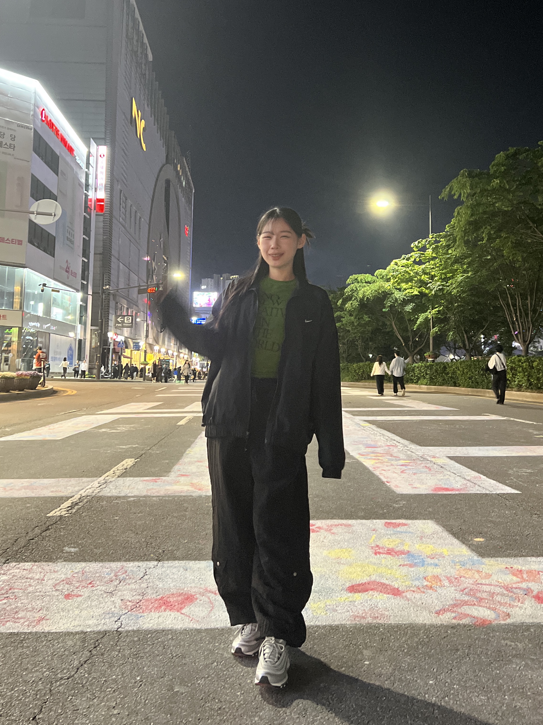 Nike Air Max 97 OG Silver Bullet 2022, Nike NRG Solo Swoosh Woven Track Jacket Black - Asia 착용 스타일 - 2