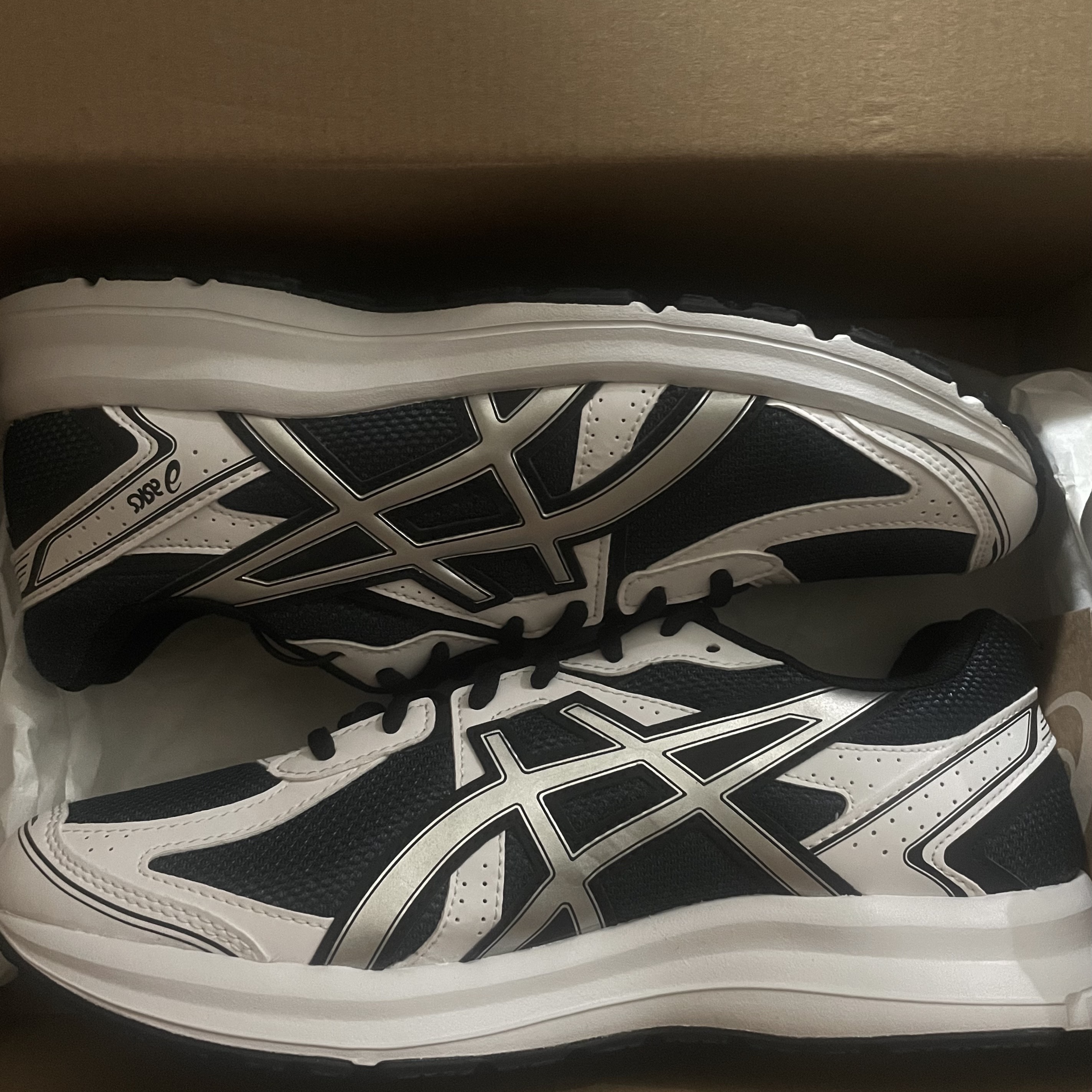 Asics Jog 100 S Navy Pure Silver - 2E Wide 착용 스타일