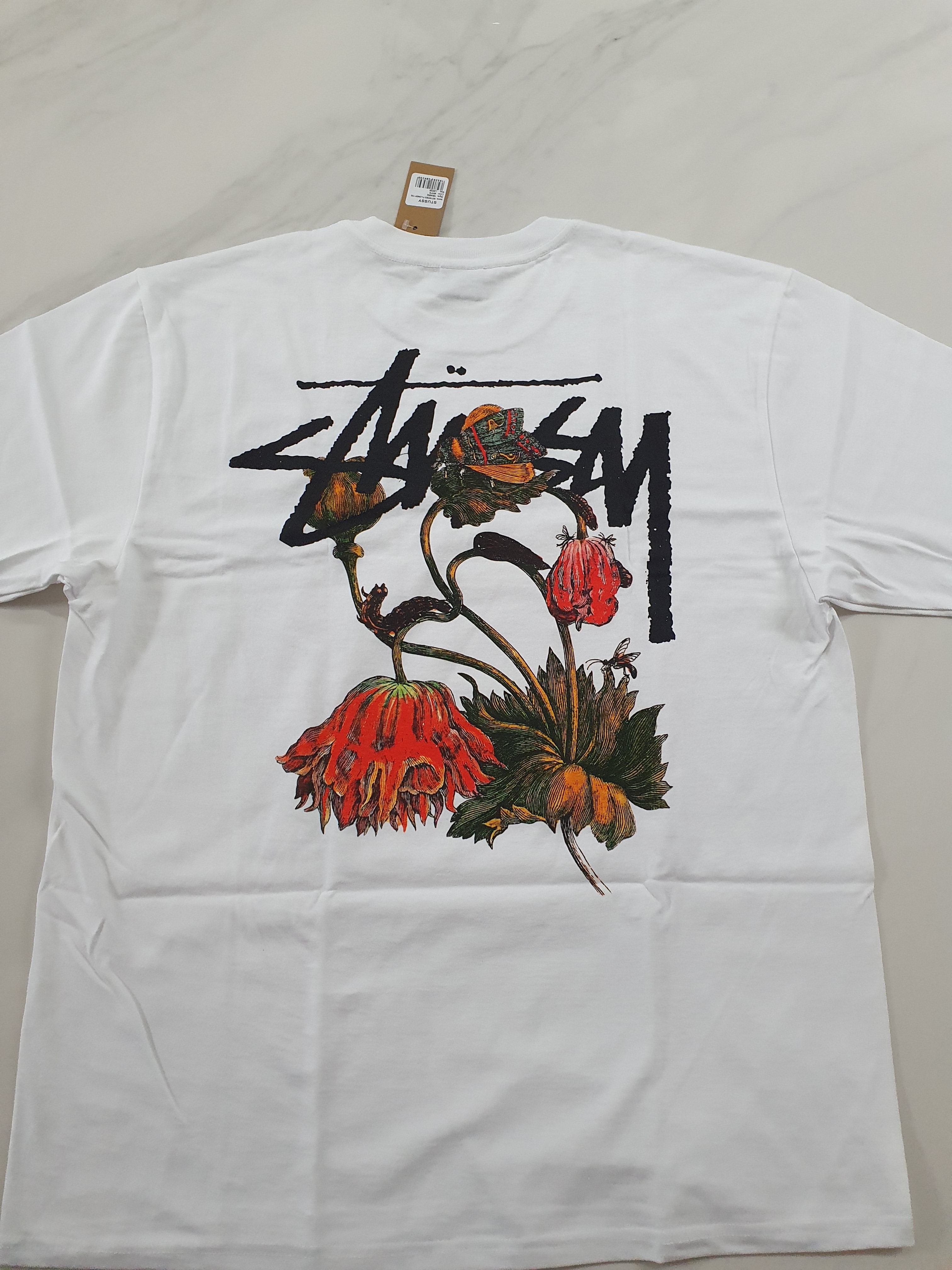 Stussy Withered Flower T-Shirt White 착용 스타일 - 1