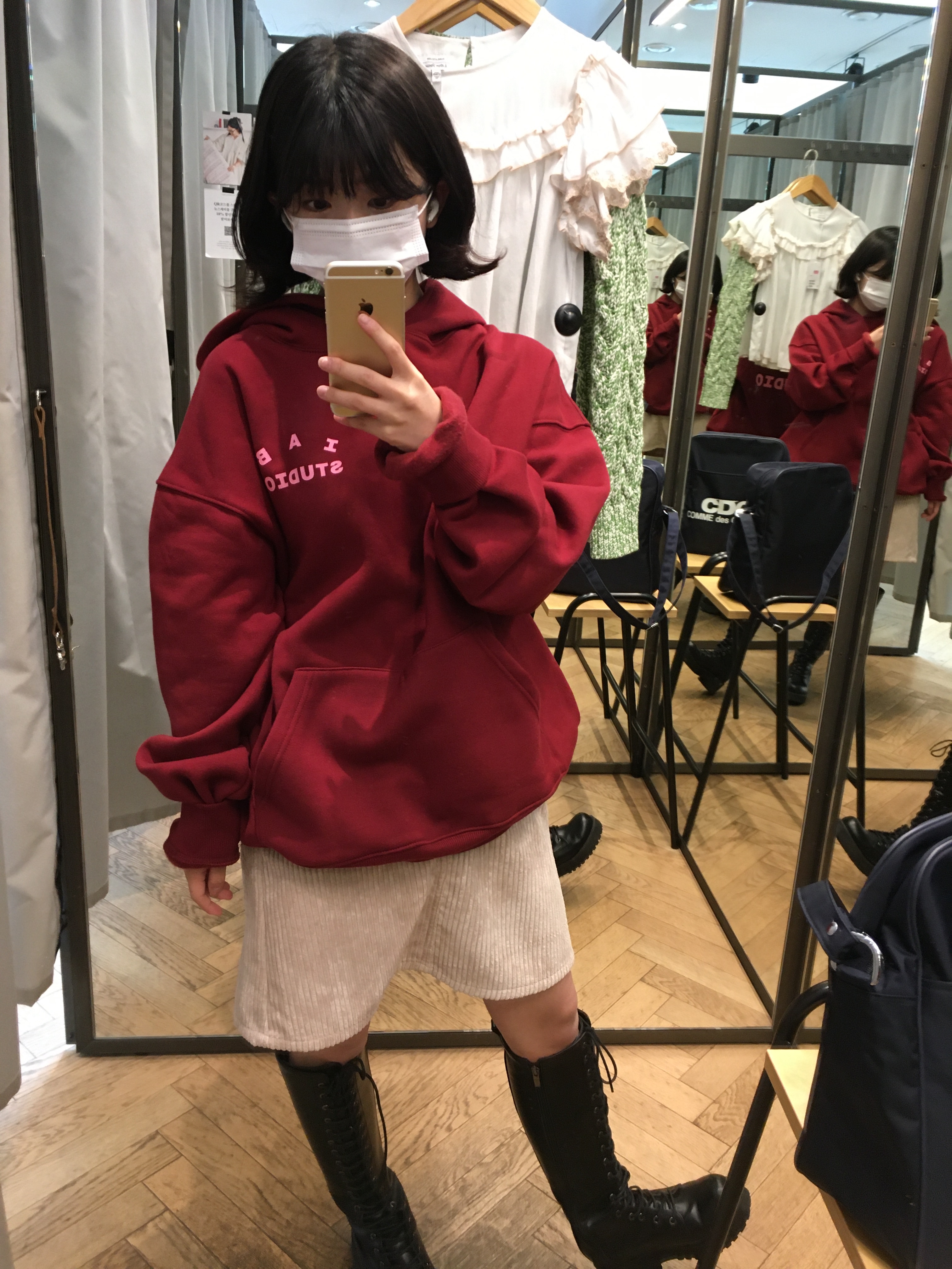 IAB Studio Hoodie Raspberry 착용 스타일 - 1