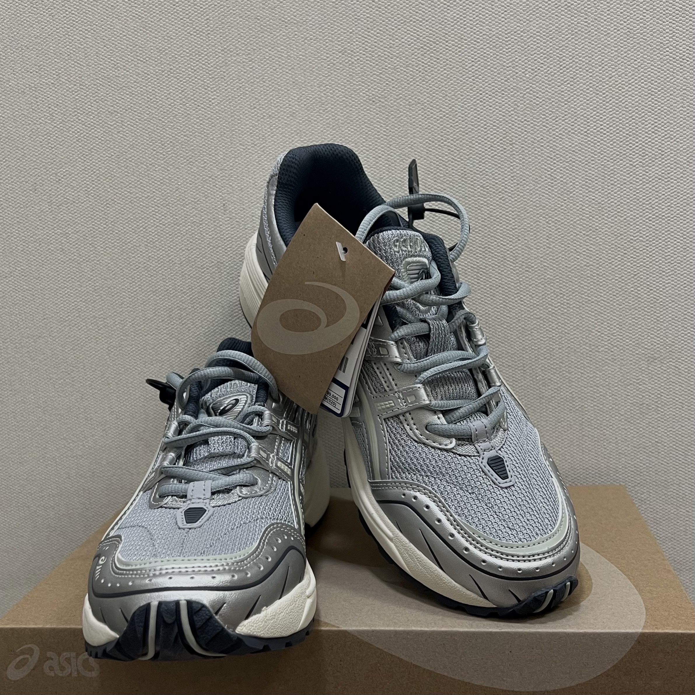 Asics Gel-1090 Piedmont Grey 착용 스타일