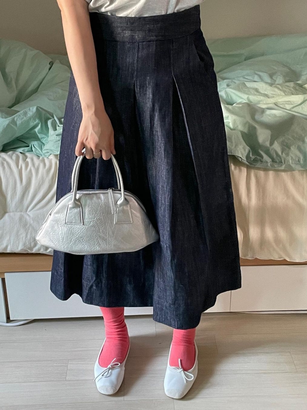 Reqins Women Carmen Blanc Cuir 착용 스타일 - 2
