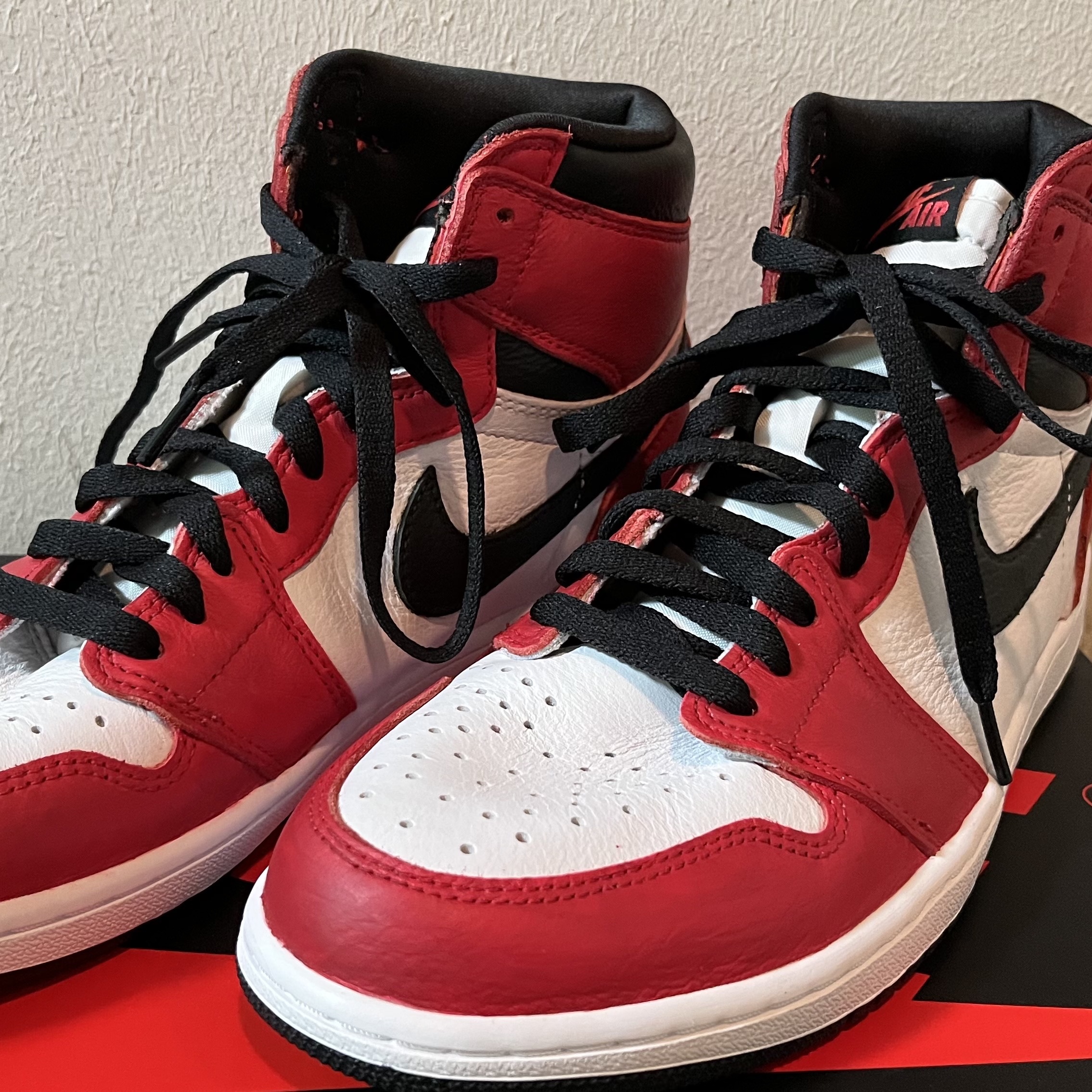 Jordan 1 Retro High OG Light Fusion Red 착용 스타일 - 1