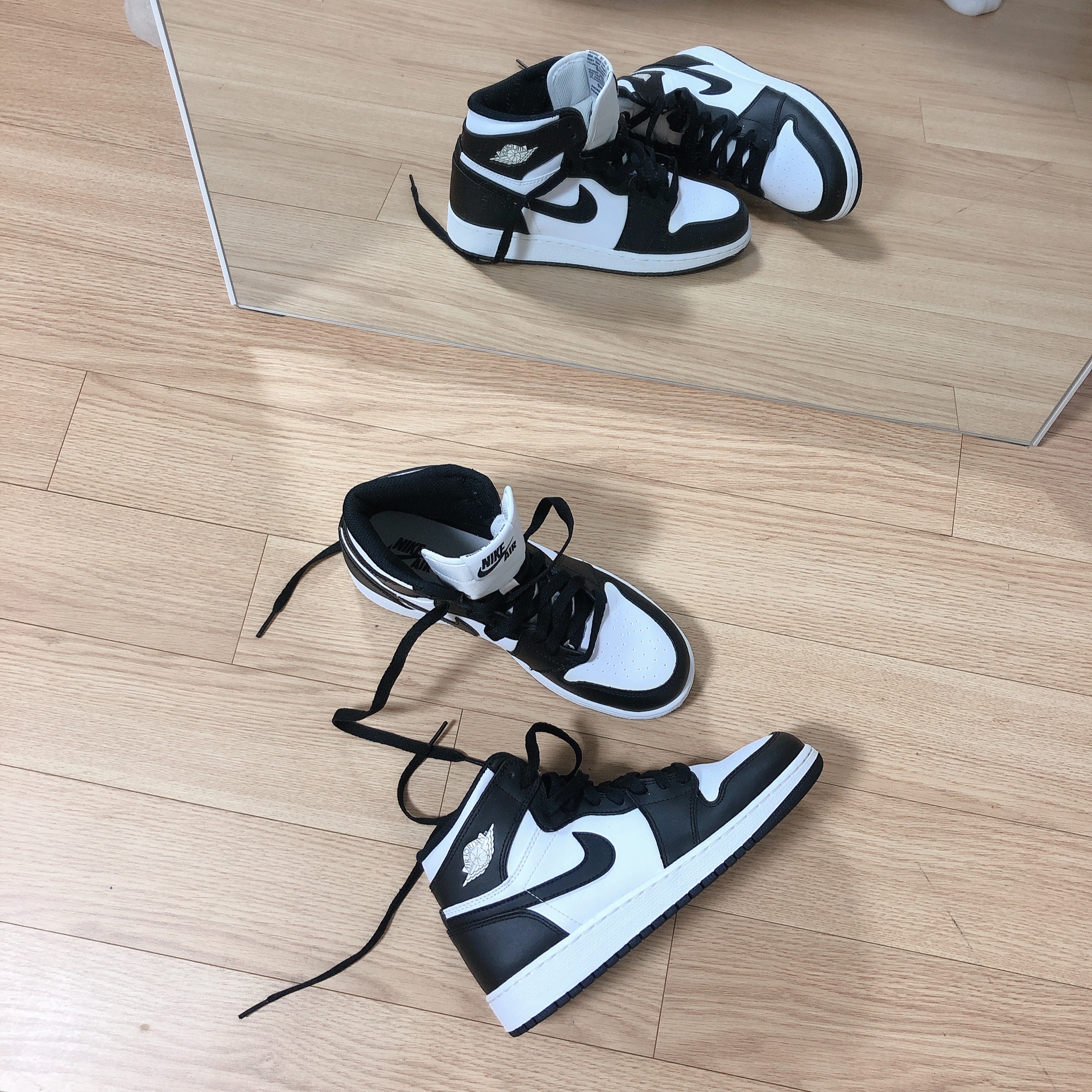 (GS) Jordan 1 Retro High OG Black White 2014 착용 스타일 - 3