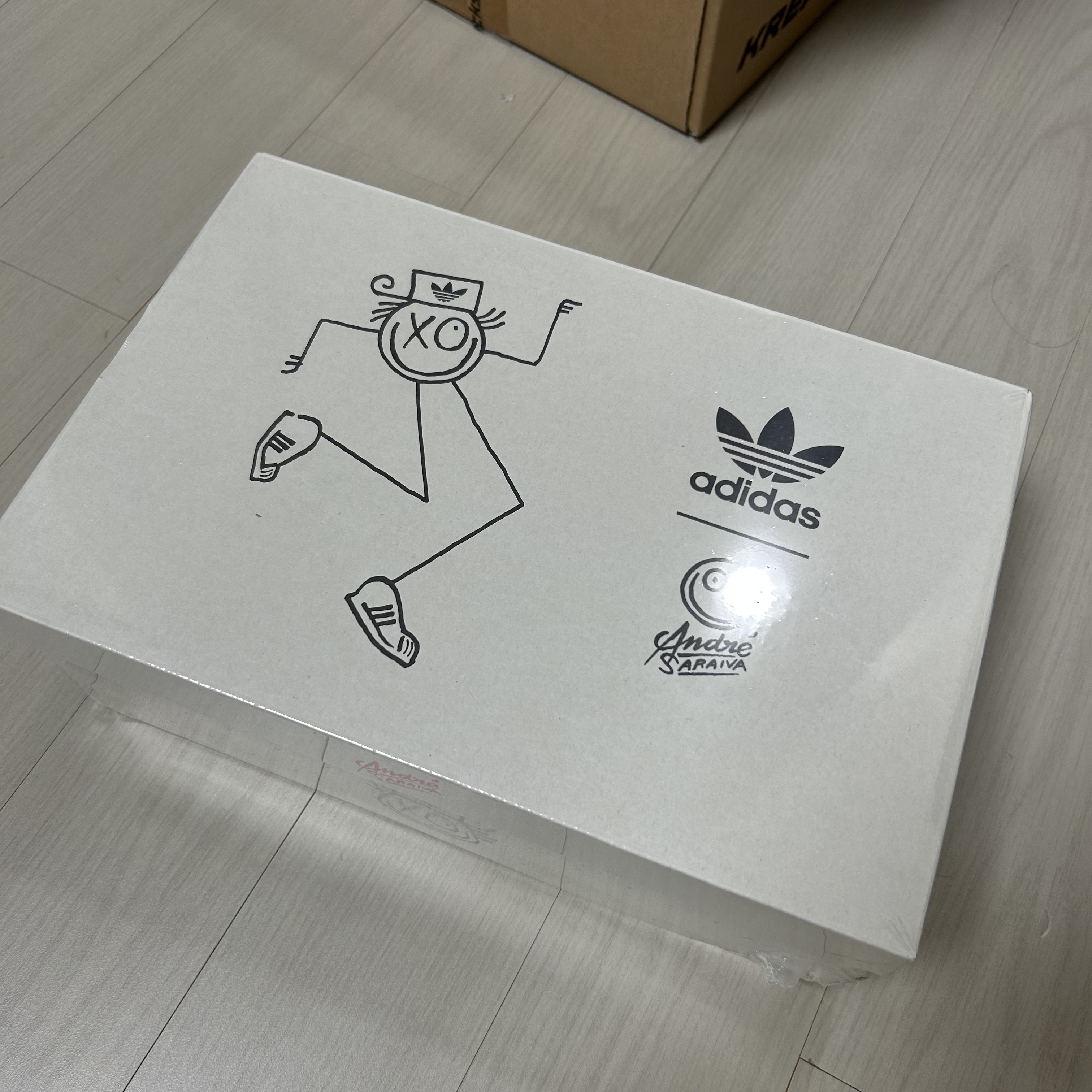 Adidas x Andre Saraiva Superstar Cream White Core Black 착용 스타일 - 2
