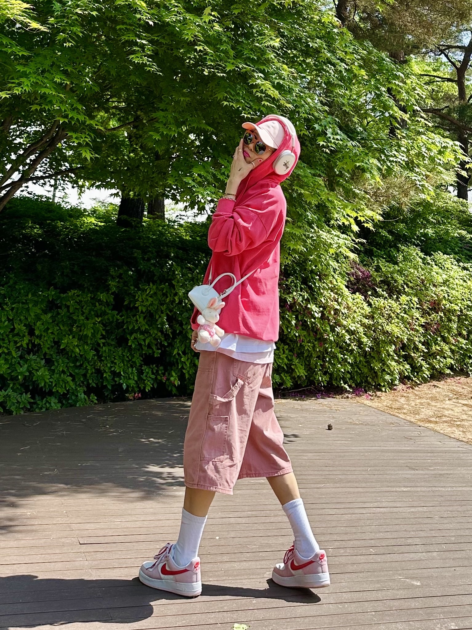 나이키 에어포스 1 '07 QS 밸런타인데이, (키즈) 나이키 에브리데이 플러스 삭스 핑크 화이트 (6개입/국내 정식 발매 제품) 착용 스타일 - 3