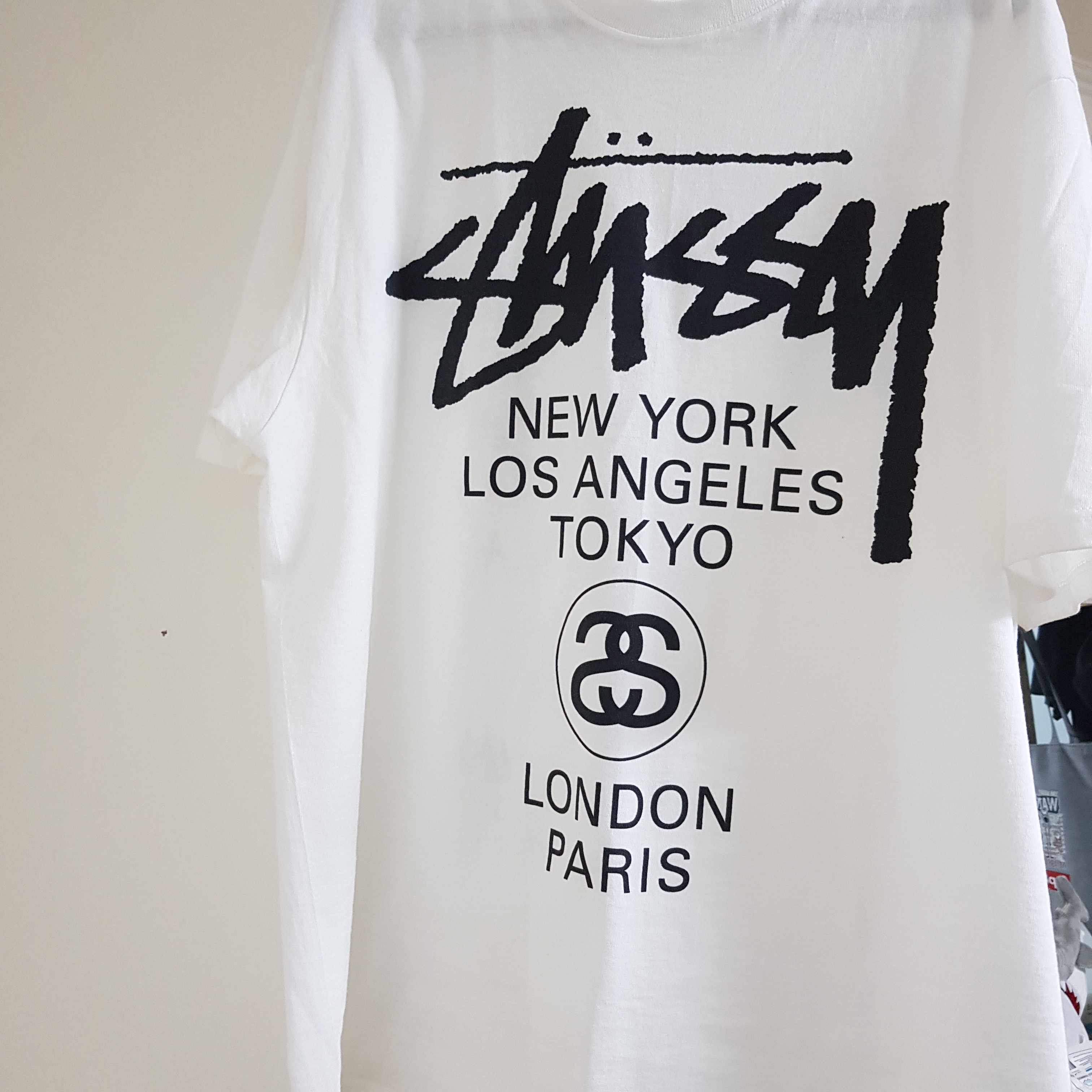Stussy World Tour T-Shirt White 2023 착용 스타일