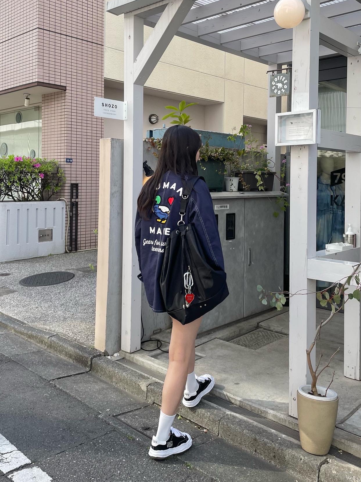 Maison Mihara Yasuhiro Blakey OG Sole Canvas Low-top Sneakers Black White, Human Made x Verdy Girls Don't Cry Keyring Red 착용 스타일