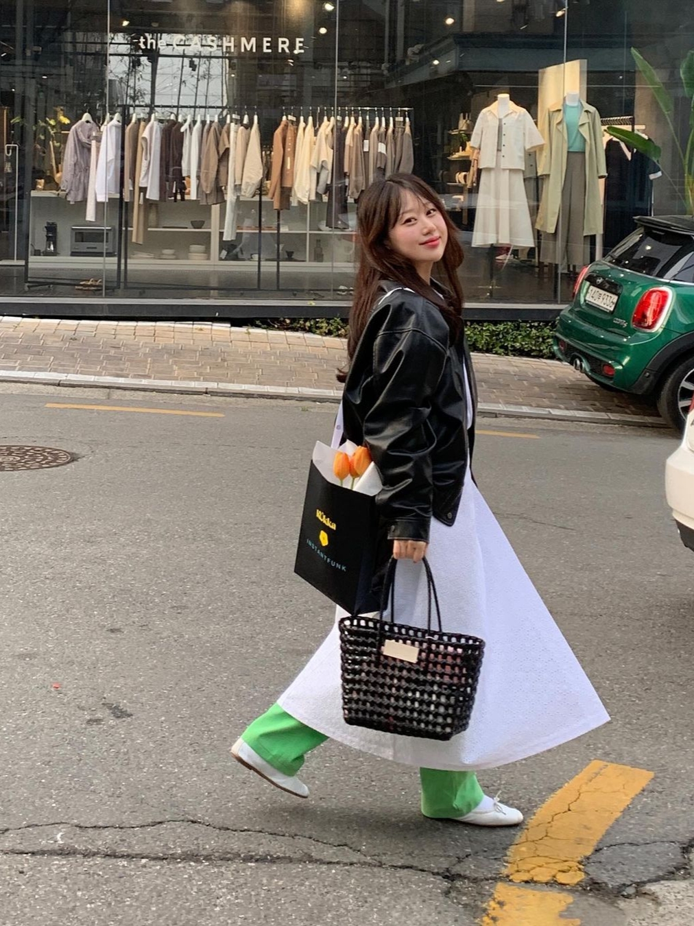 Reqins Women Carmen Blanc Cuir 착용 스타일