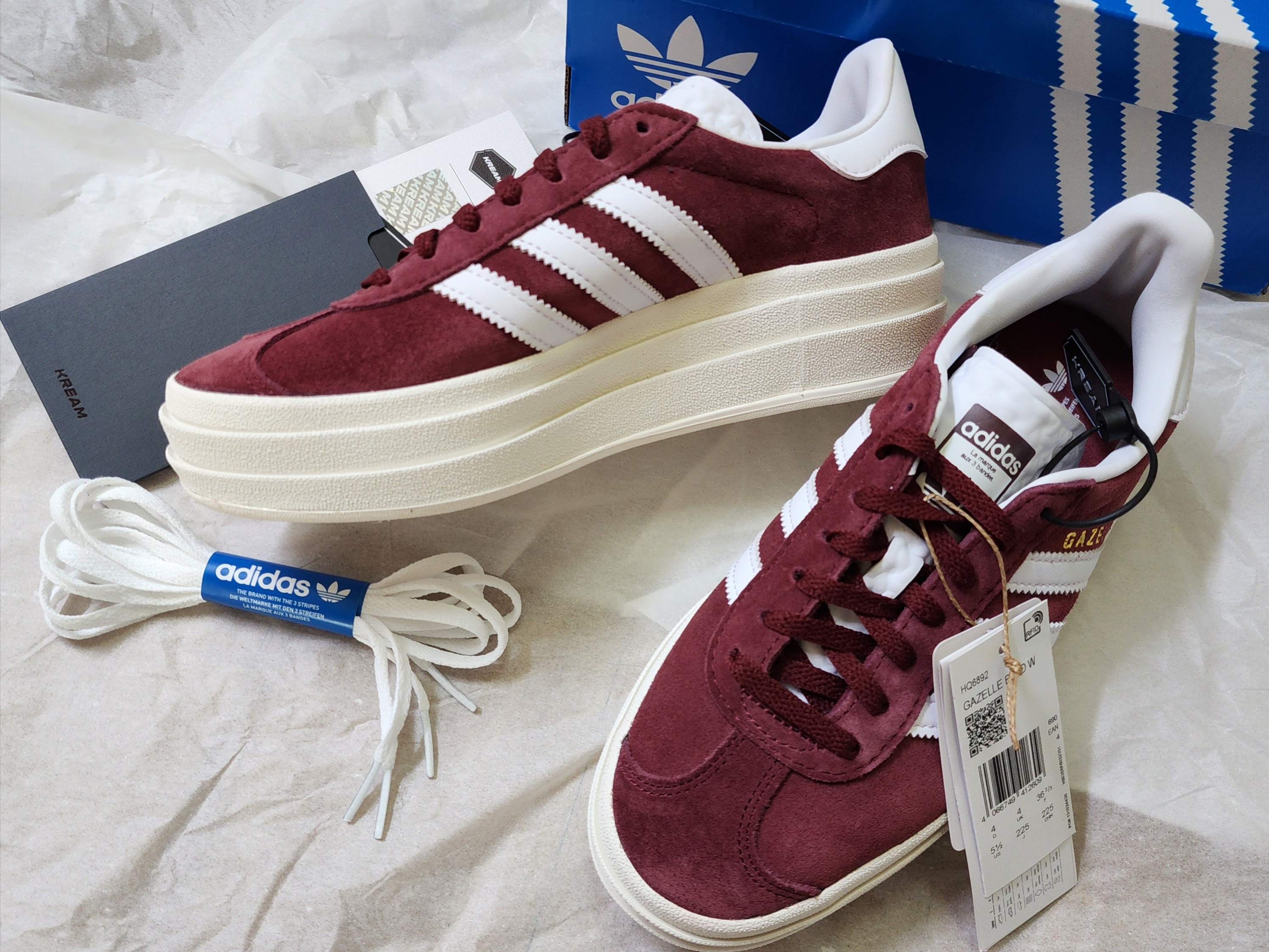 (W) Adidas Gazelle Bold Shadow Red Cloud White 착용 스타일