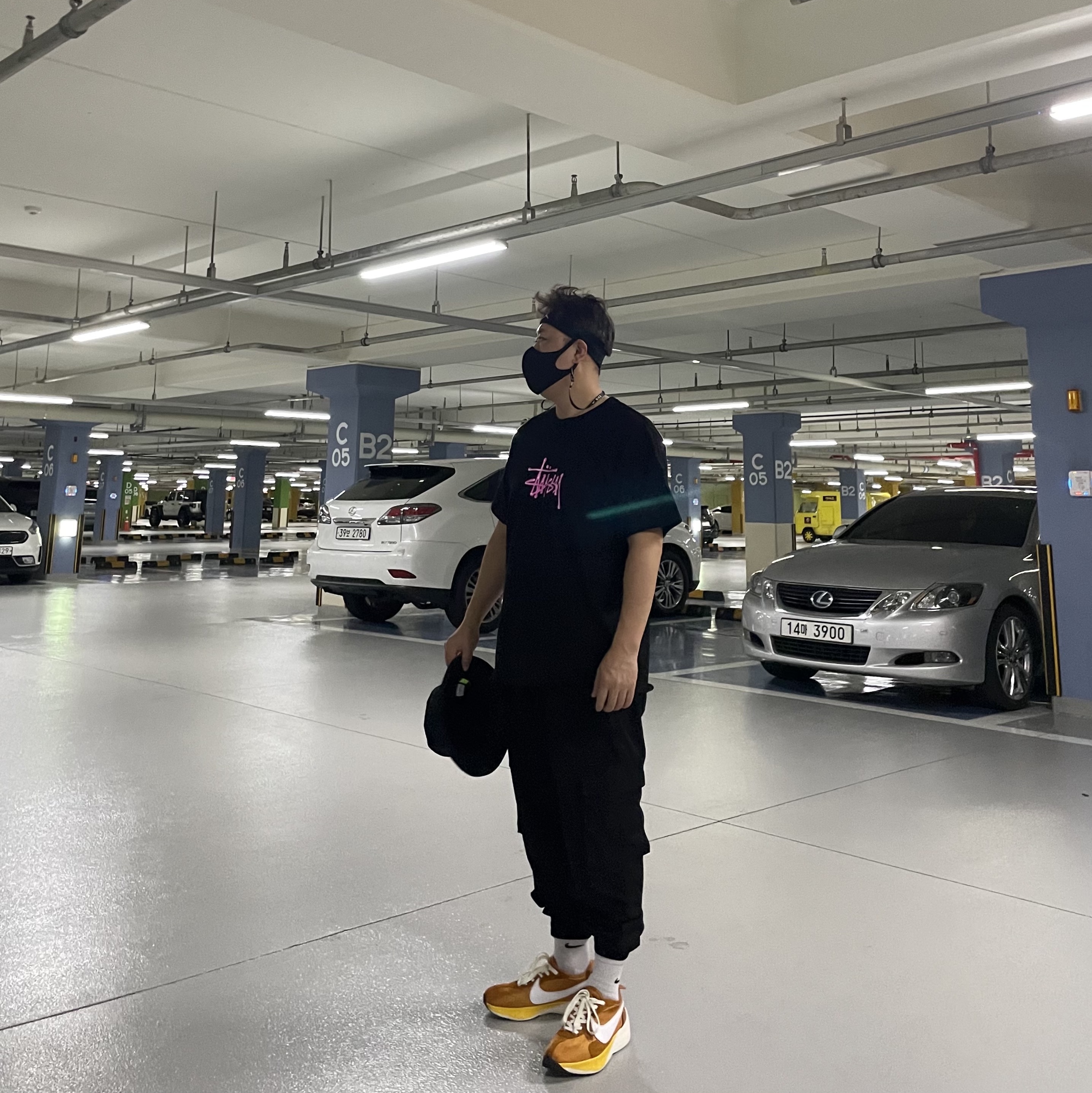 Stussy Gel Stock T-Shirt Black, Nike Moon Racer Monarch 착용 스타일