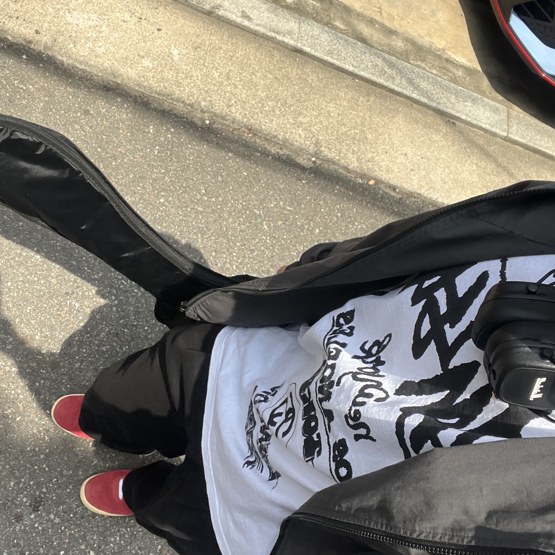 Stussy Tour T-Shirt White, Marshall Major IV Black (Korean Ver.) 착용 스타일
