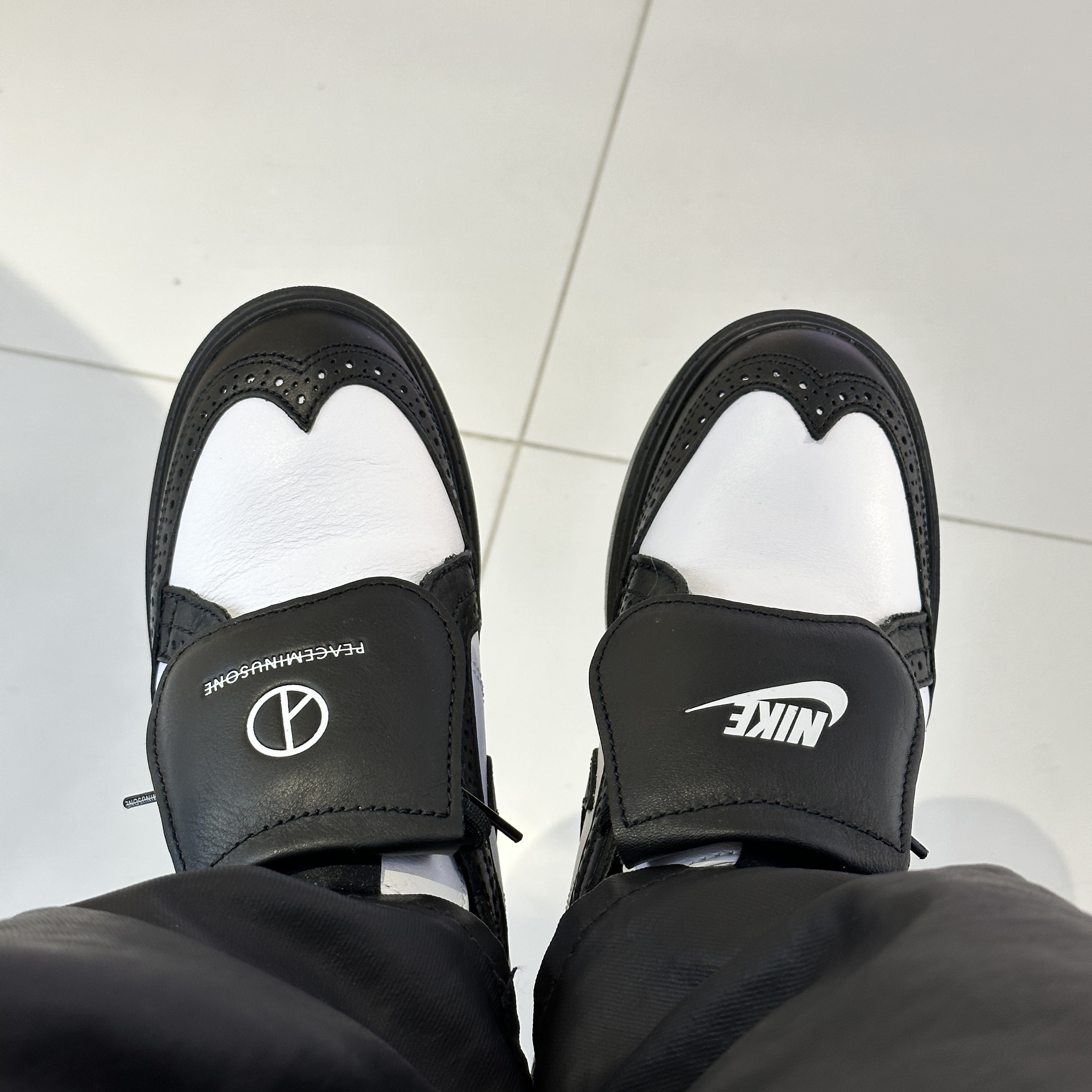 Nike x Peaceminusone Kwondo1 Black and White 착용 스타일 - 1