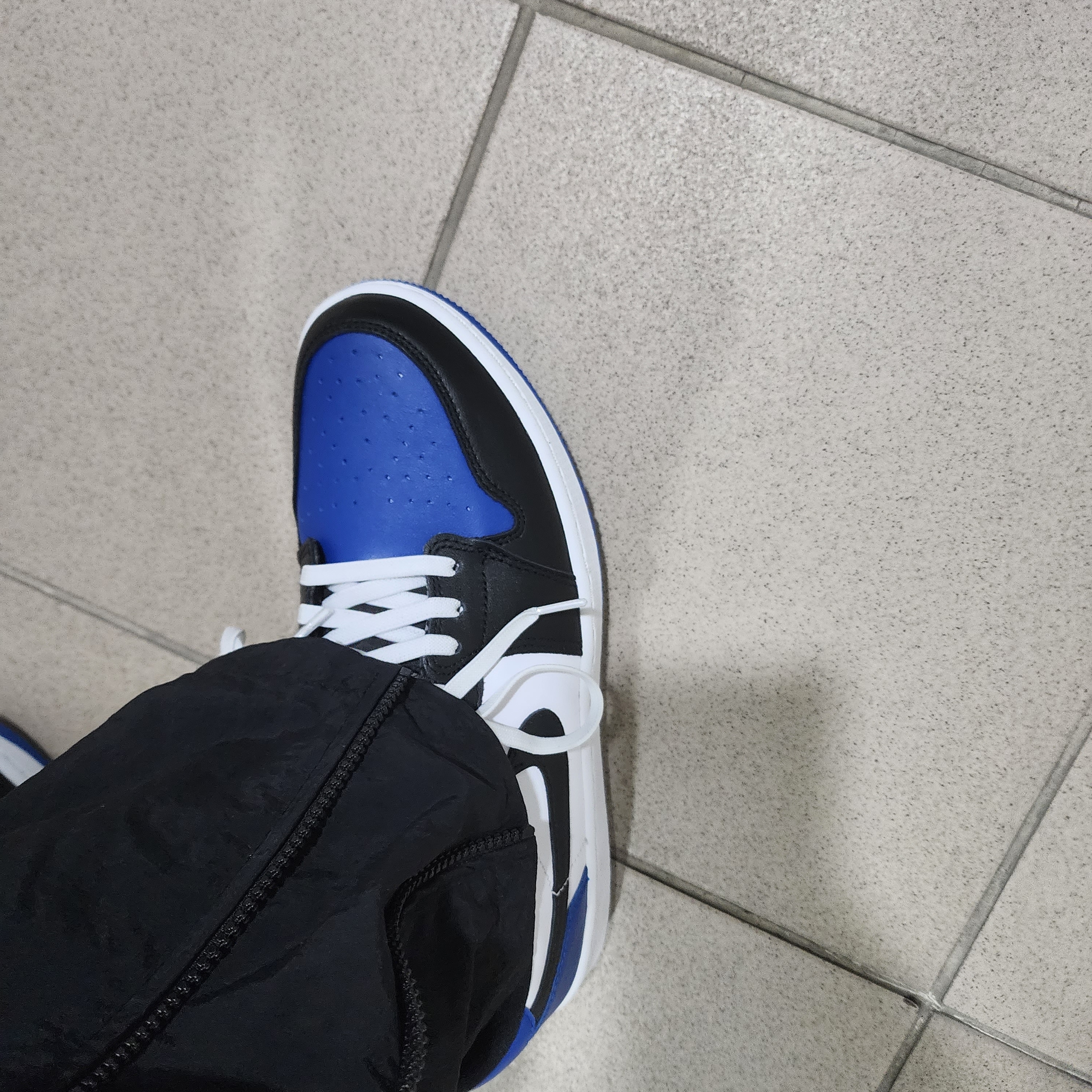Jordan 1 Low Golf Sport Royal 착용 스타일 - 2