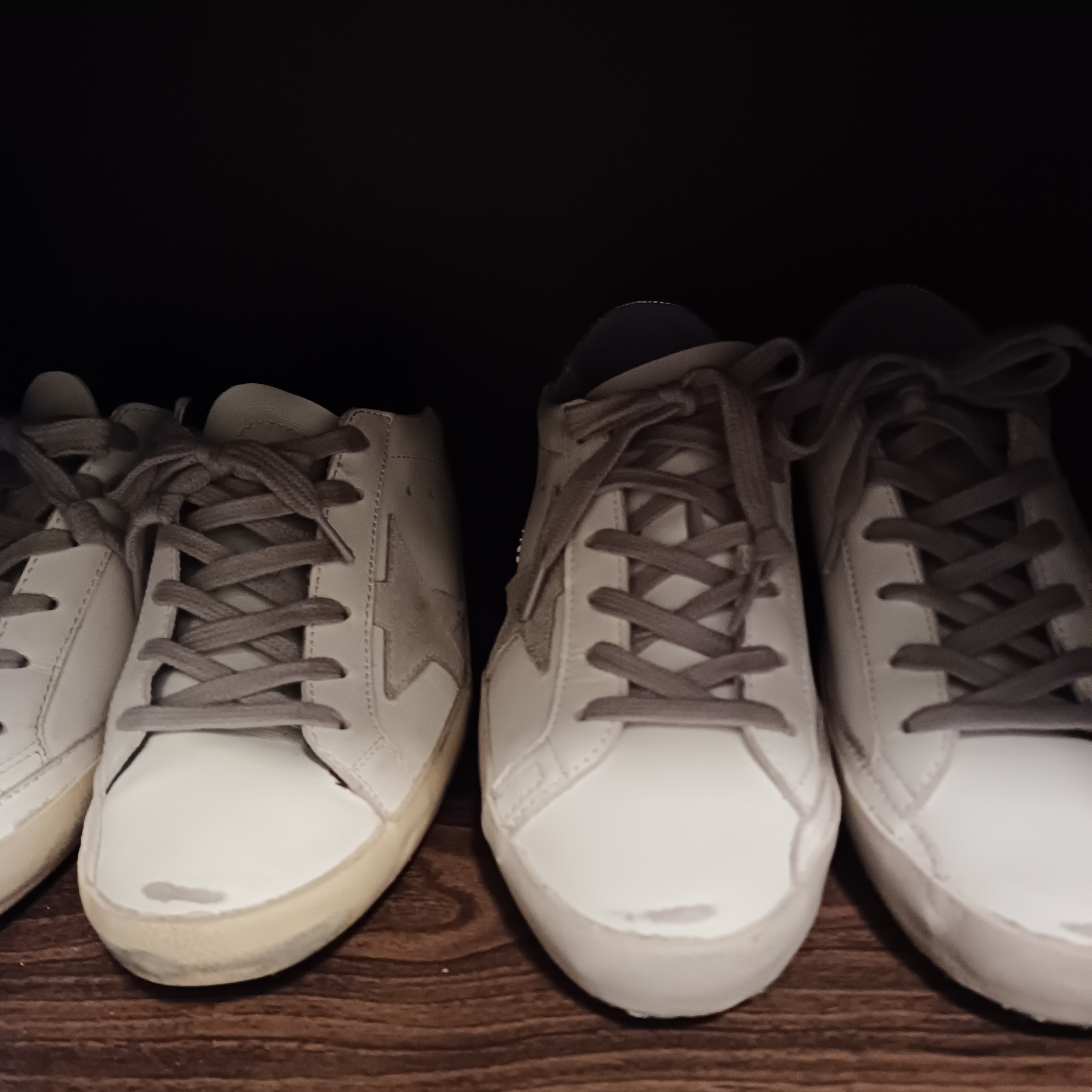 (W) Golden Goose Superstar White Silver Heel Tab Sneakers 착용 스타일