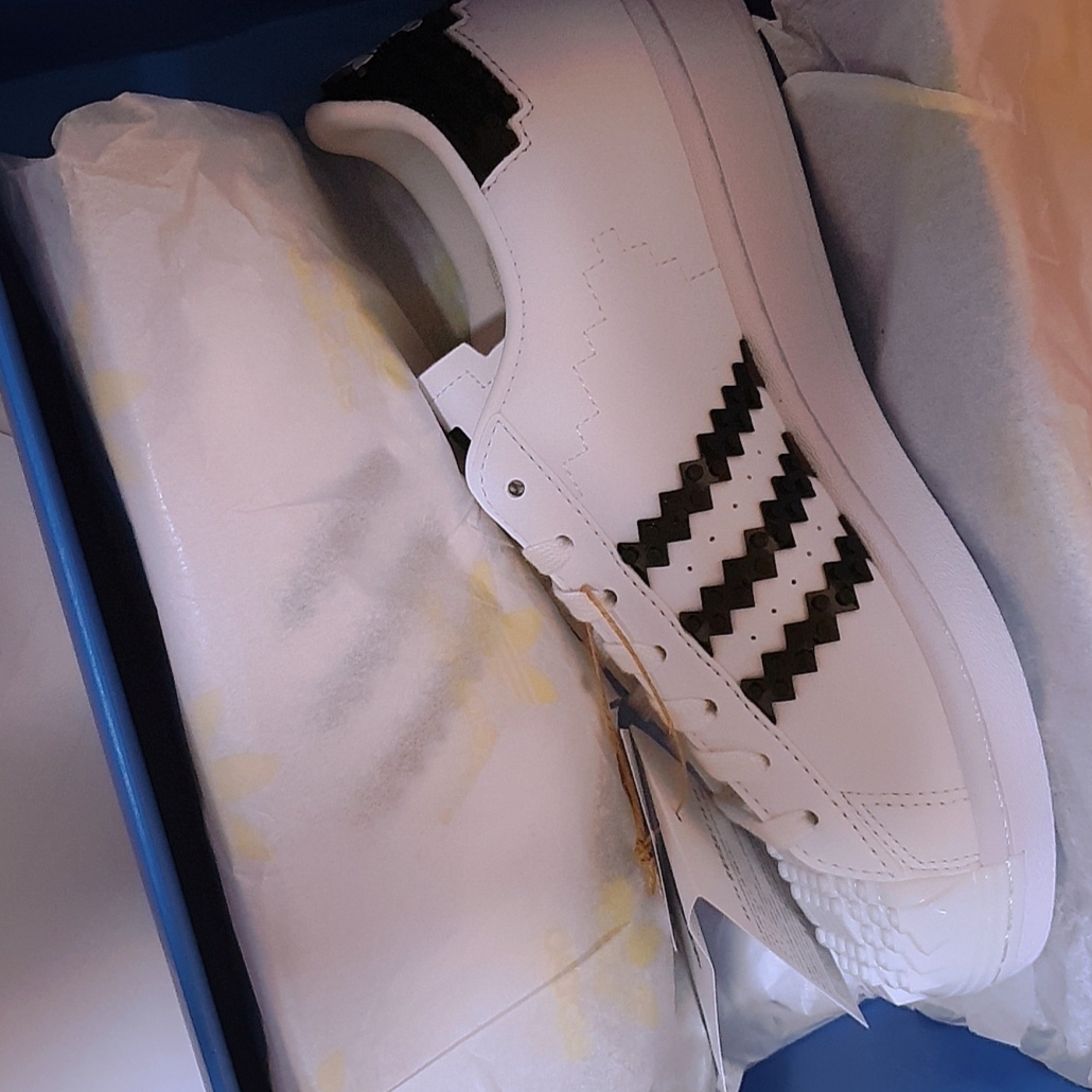 Adidas x Lego Superstar White Black 착용 스타일