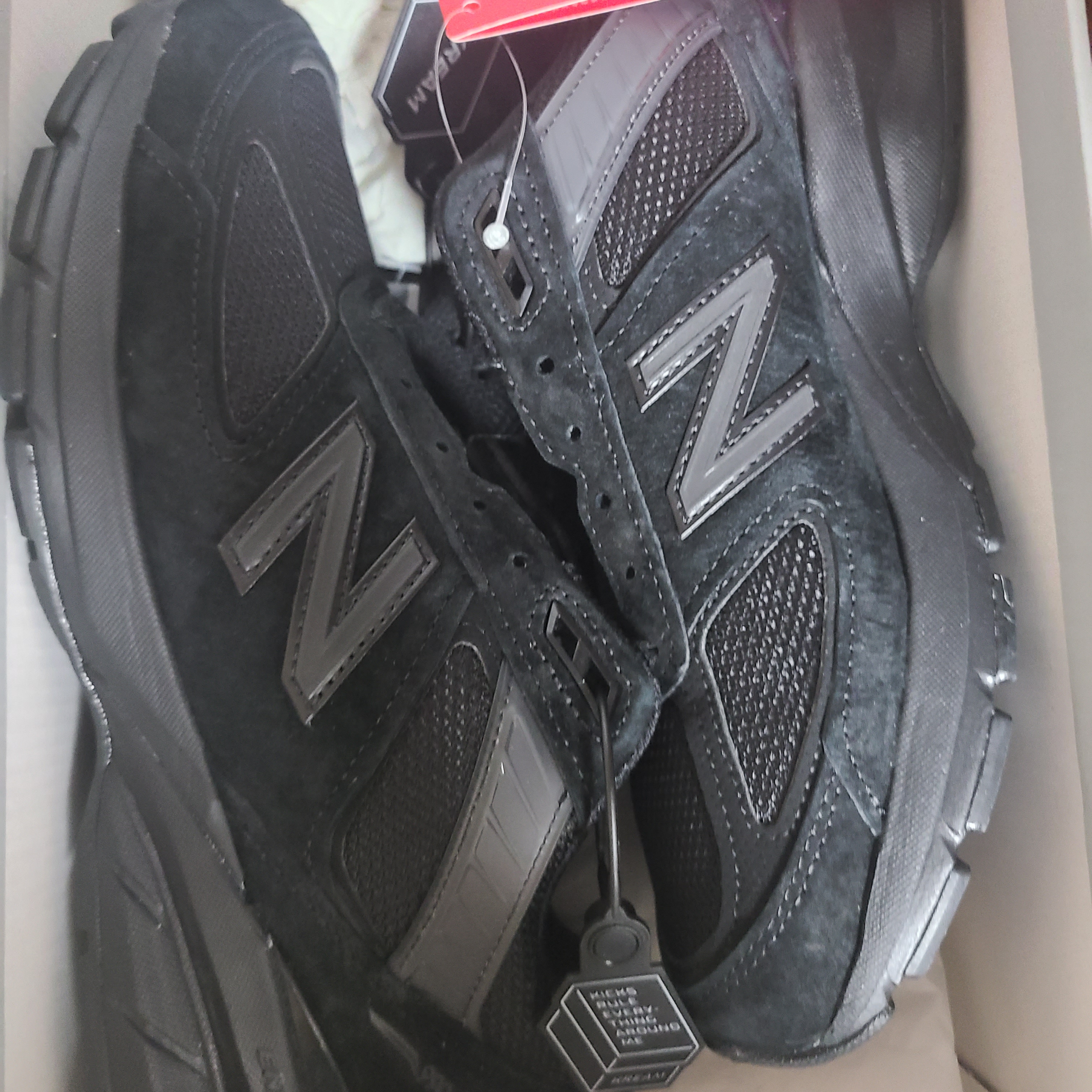 New Balance 990v5 Made in USA Triple Black - D Standard 착용 스타일