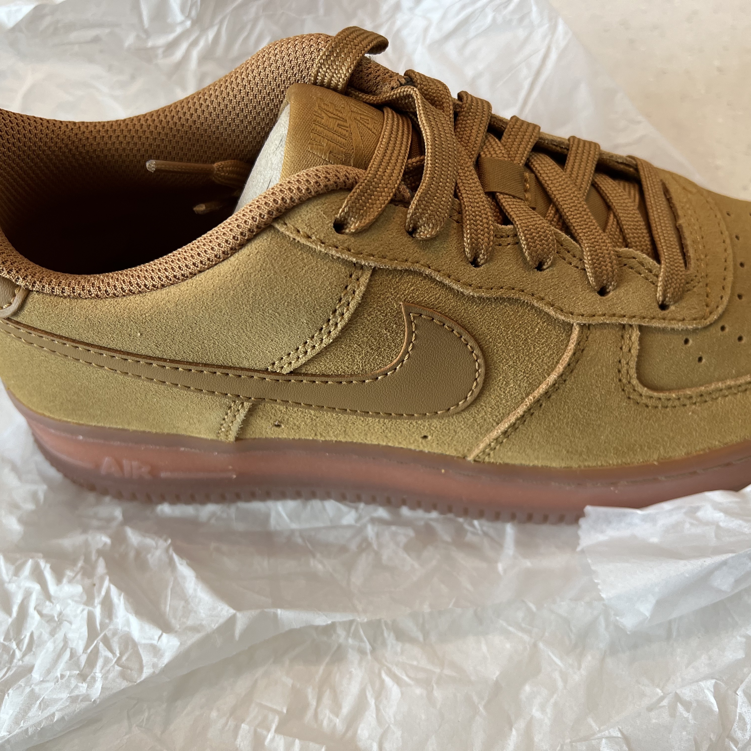 (GS) Nike Air Force 1 LV8 3 Wheat 착용 스타일