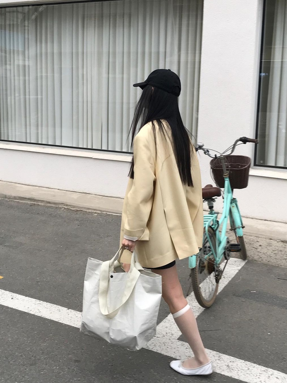 Reqins Women Carmen Blanc Cuir 착용 스타일 - 2