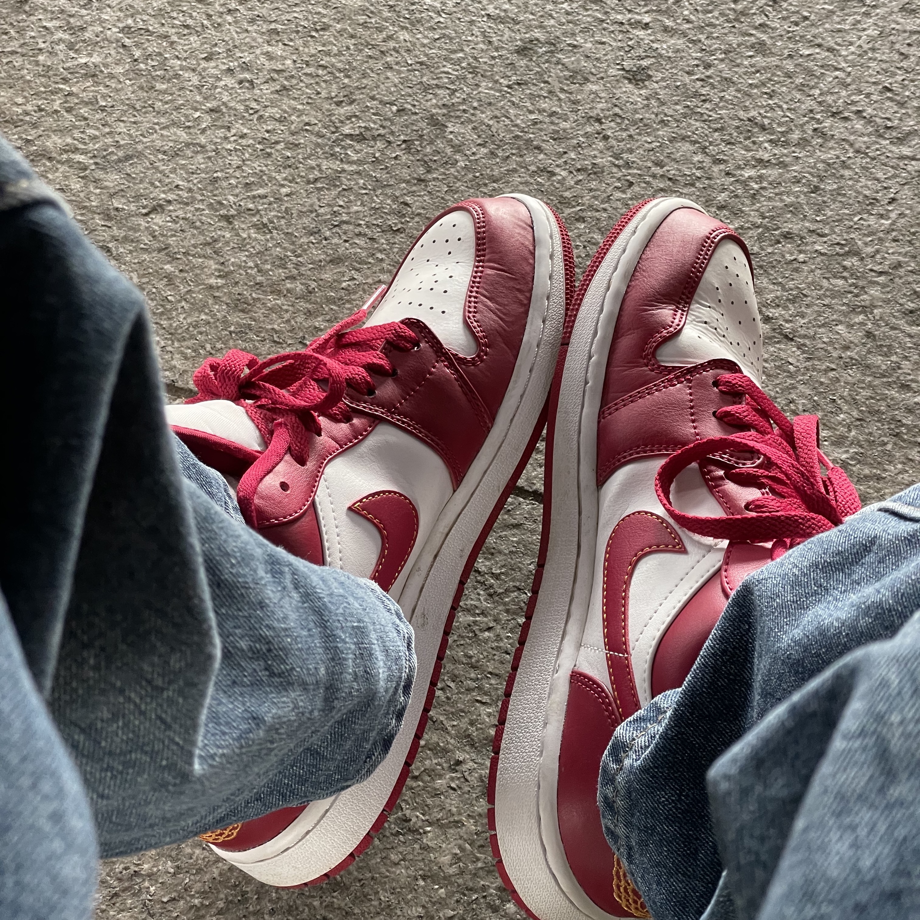 Jordan 1 Low Cardinal Red 착용 스타일
