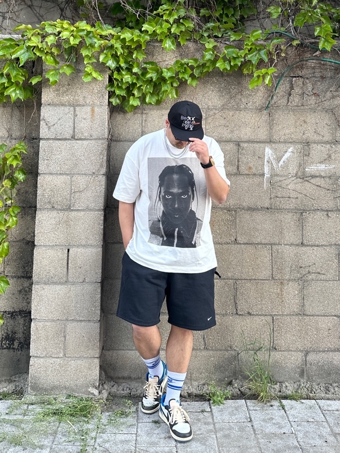 Jordan 1 x Travis Scott x Fragment Retro Low OG SP Military Blue, Nike NRG Solo Swoosh Fleece Shorts Black - Asia 착용 스타일 - 1