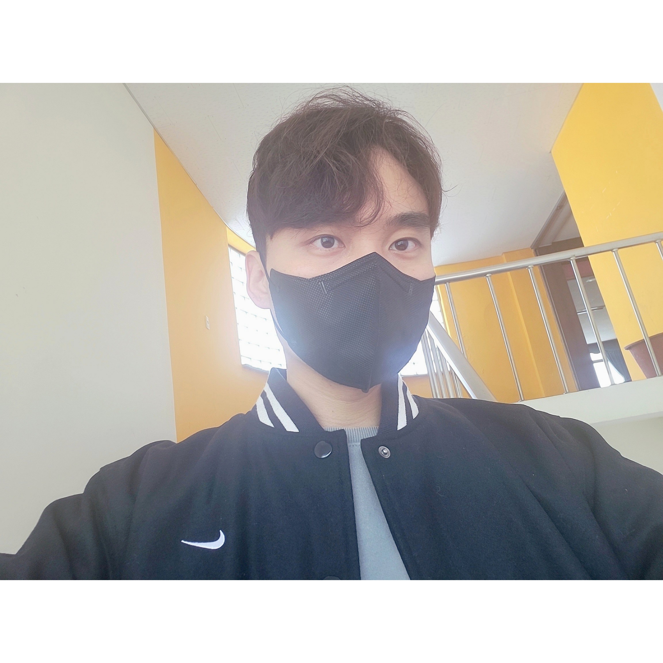 나이키 NSW 어센틱 바시티 자켓 블랙 - 아시아 착용 스타일 - 4