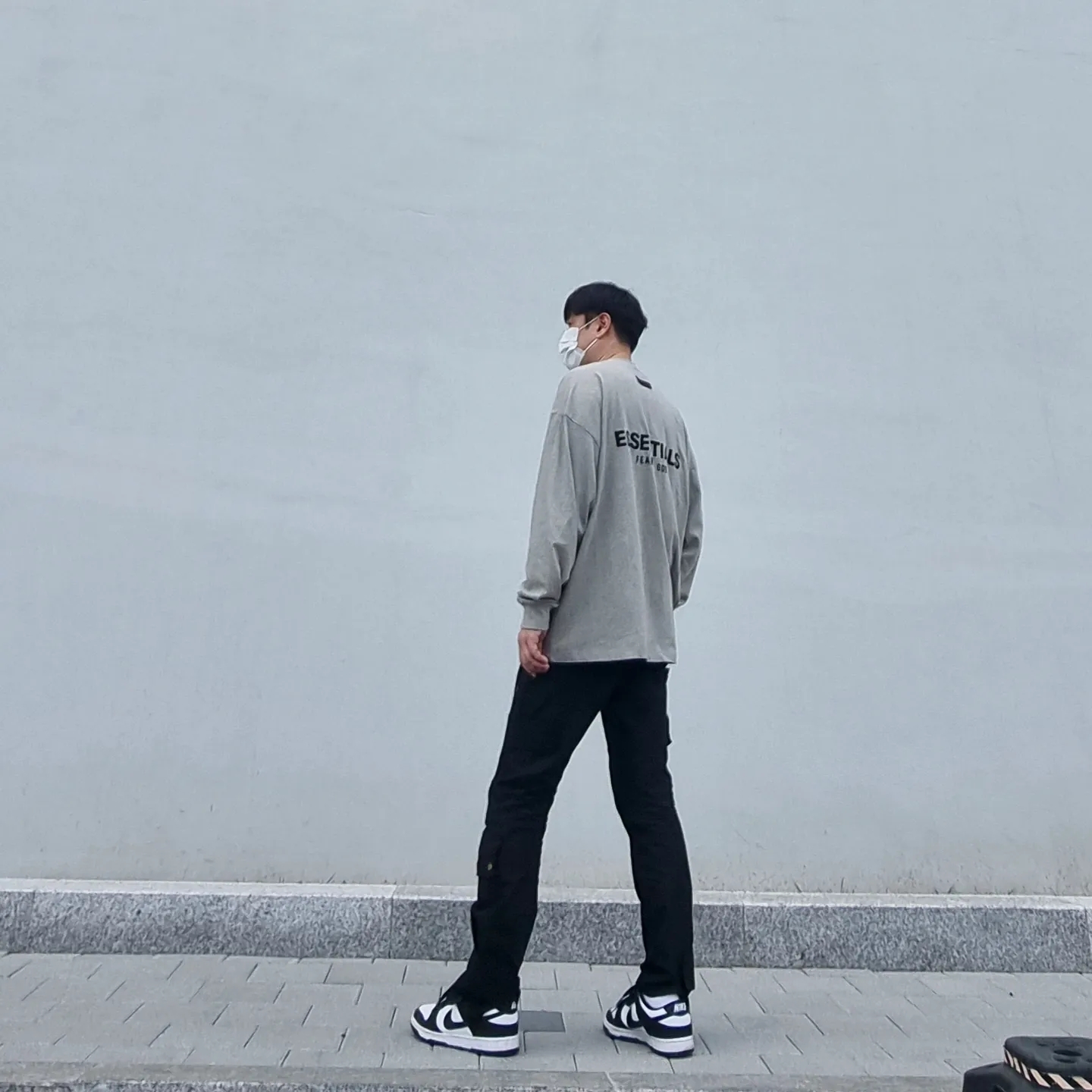 Essentials The Core Collection Long Sleeve T-Shirt Dark Oatmeal, Nike Dunk Low Retro Black 착용 스타일 - 2