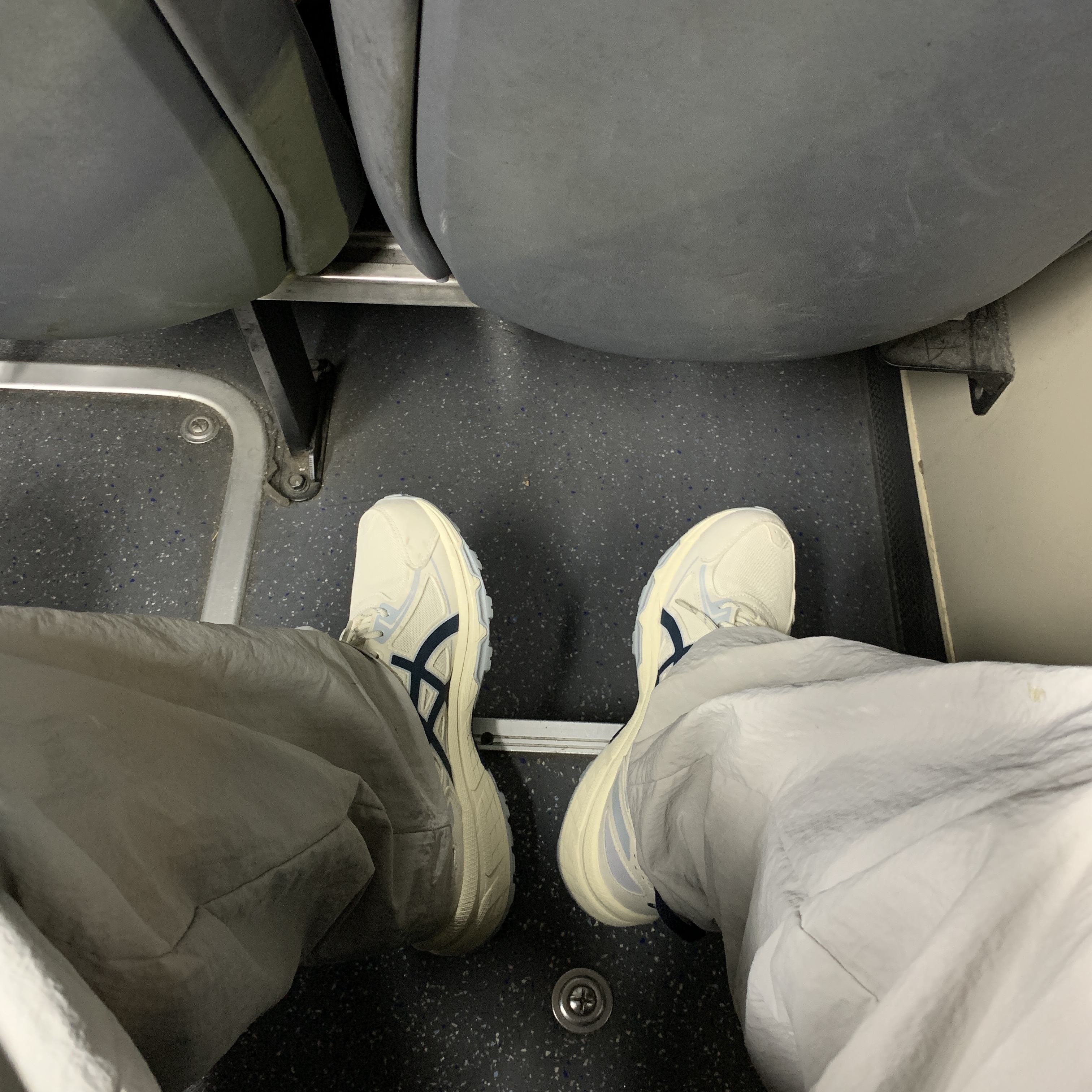 Asics Gel-Venture 6 SPS Birch French Blue 착용 스타일