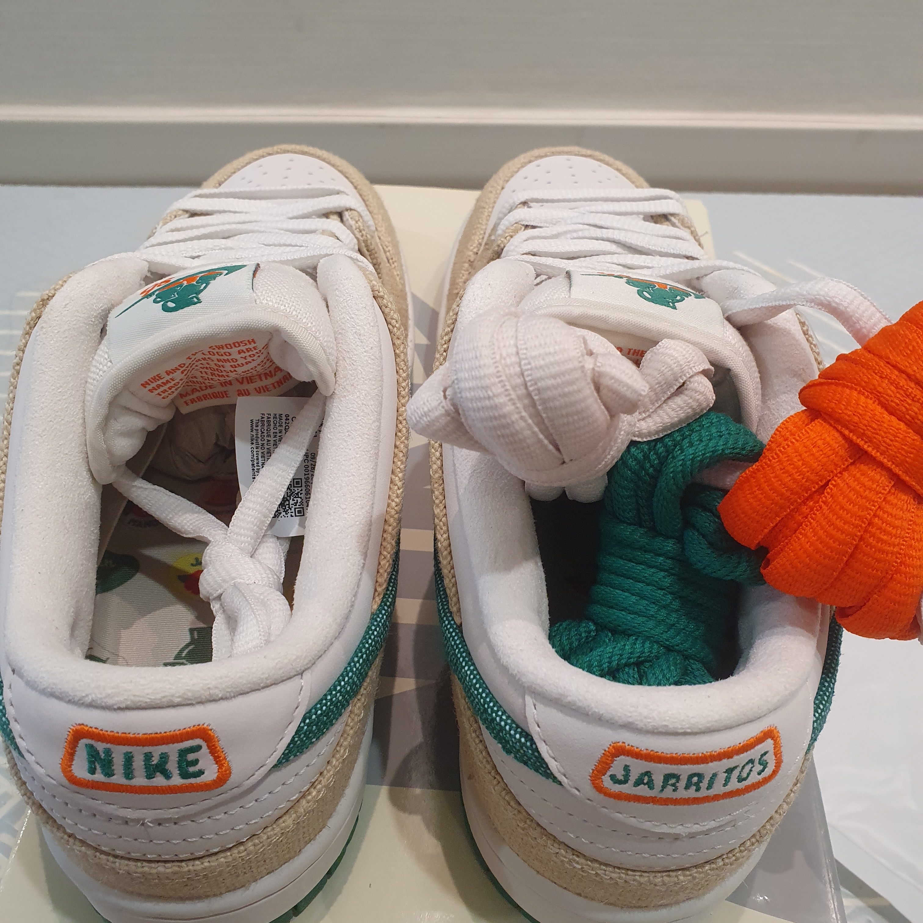 Nike x Jarritos SB Dunk Low Phantom and Malachite 착용 스타일 - 3
