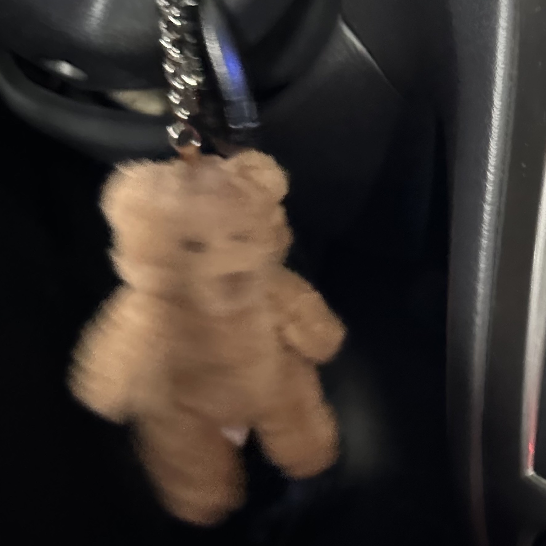 Jellycat Bartholomew Bear Bag Charm Brown 착용 스타일 - 2