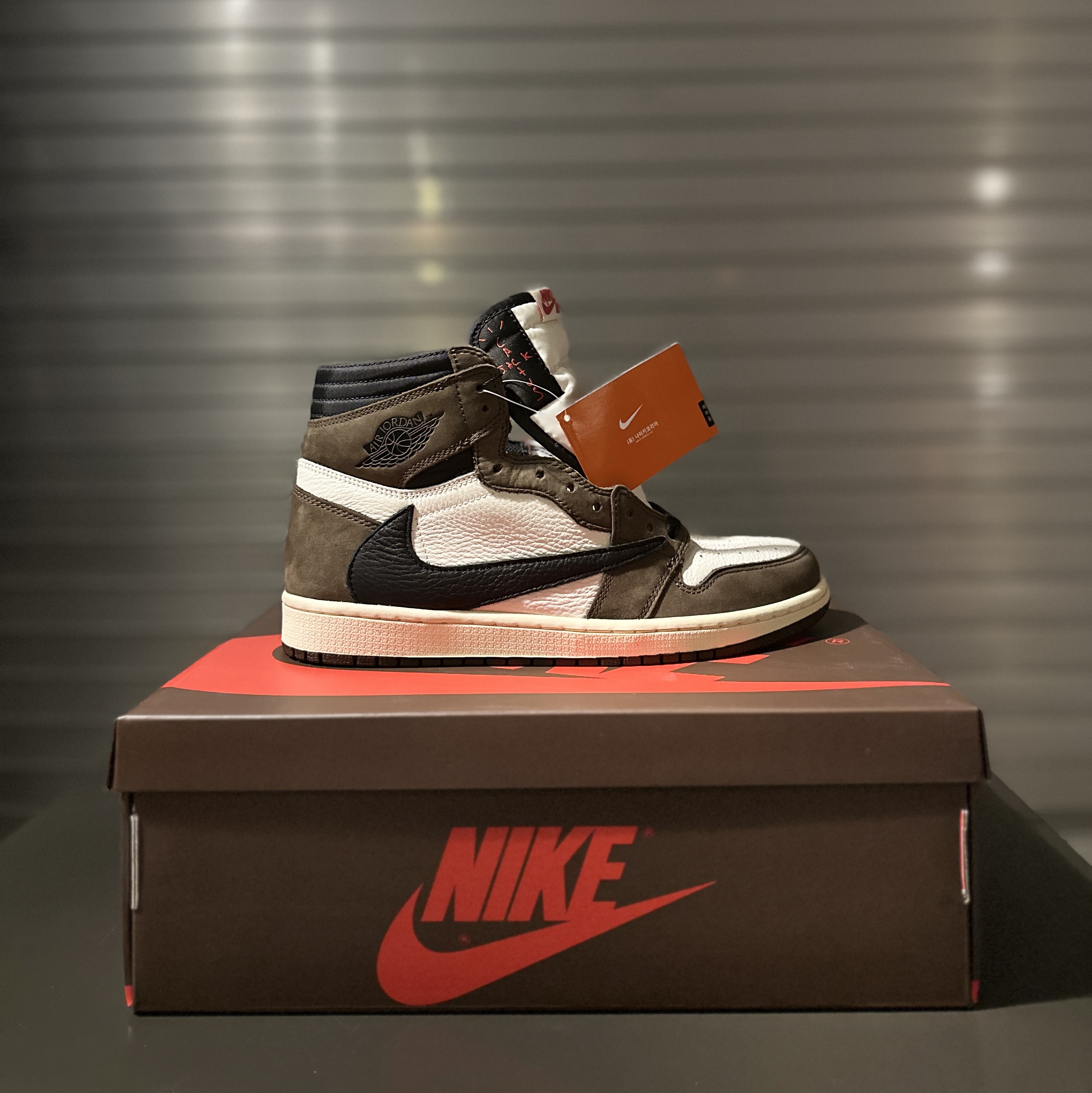 Jordan 1 x Travis Scott Retro High OG SP Mocha 착용 스타일