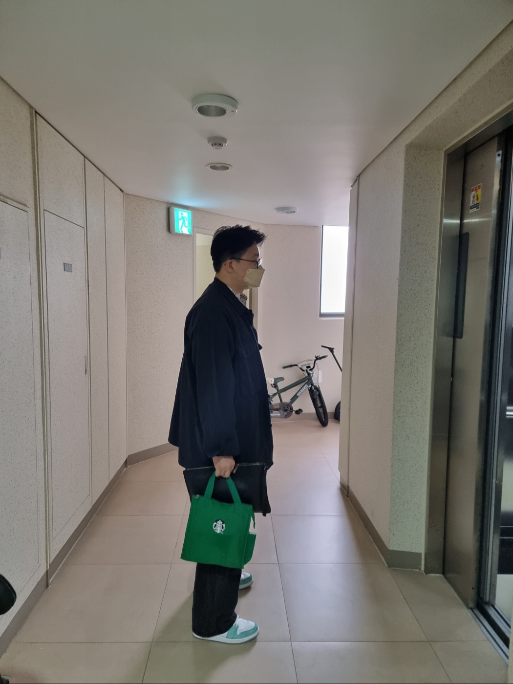 Jordan 1 Low SE New Emerald 착용 스타일