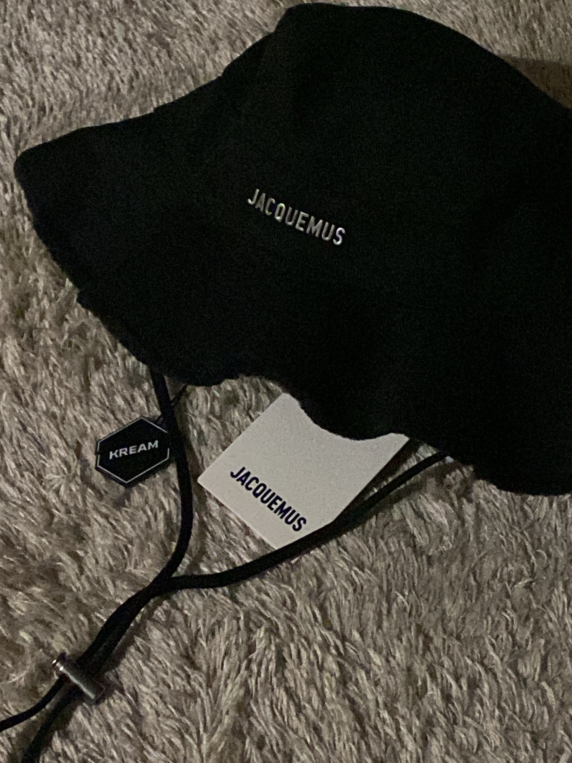 Jacquemus Le Bob Artichaut Bucket Hat Black 착용 스타일