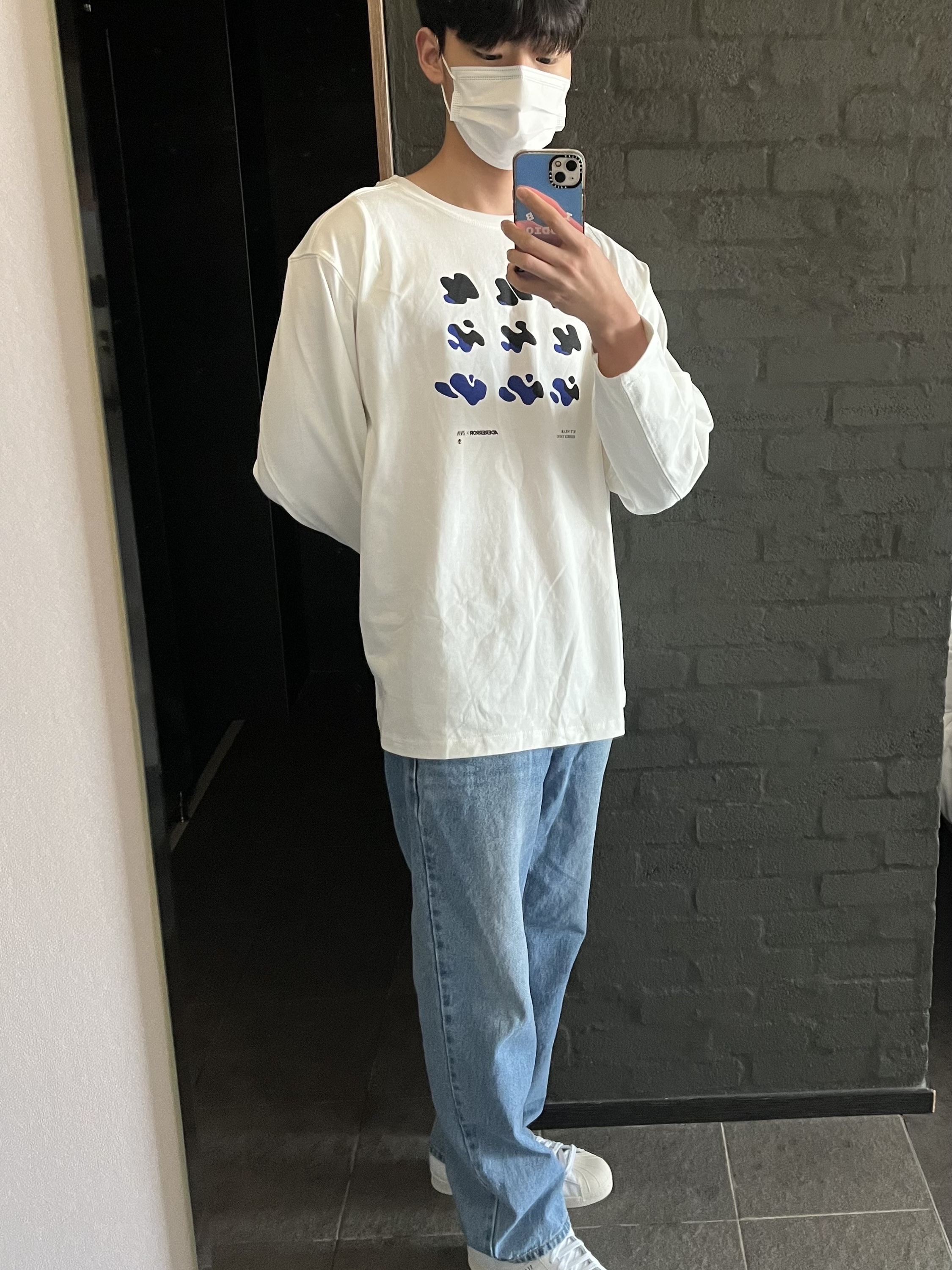 Zara x Ader Error Graphic Long Sleeve T-Shirt Scratch White, Adidas x Human Made Superstar White 착용 스타일