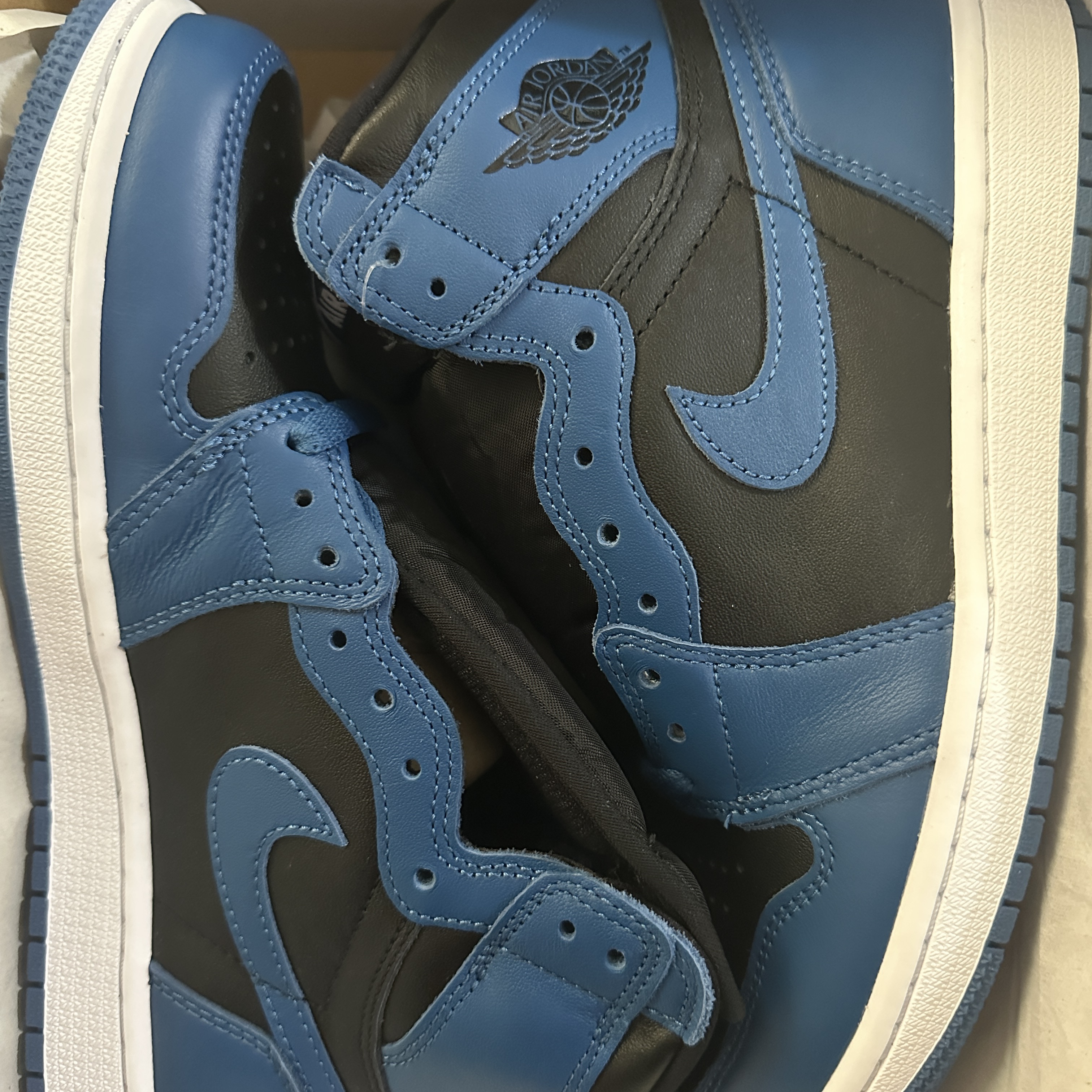 Jordan 1 Retro High OG Dark Marina Blue 착용 스타일