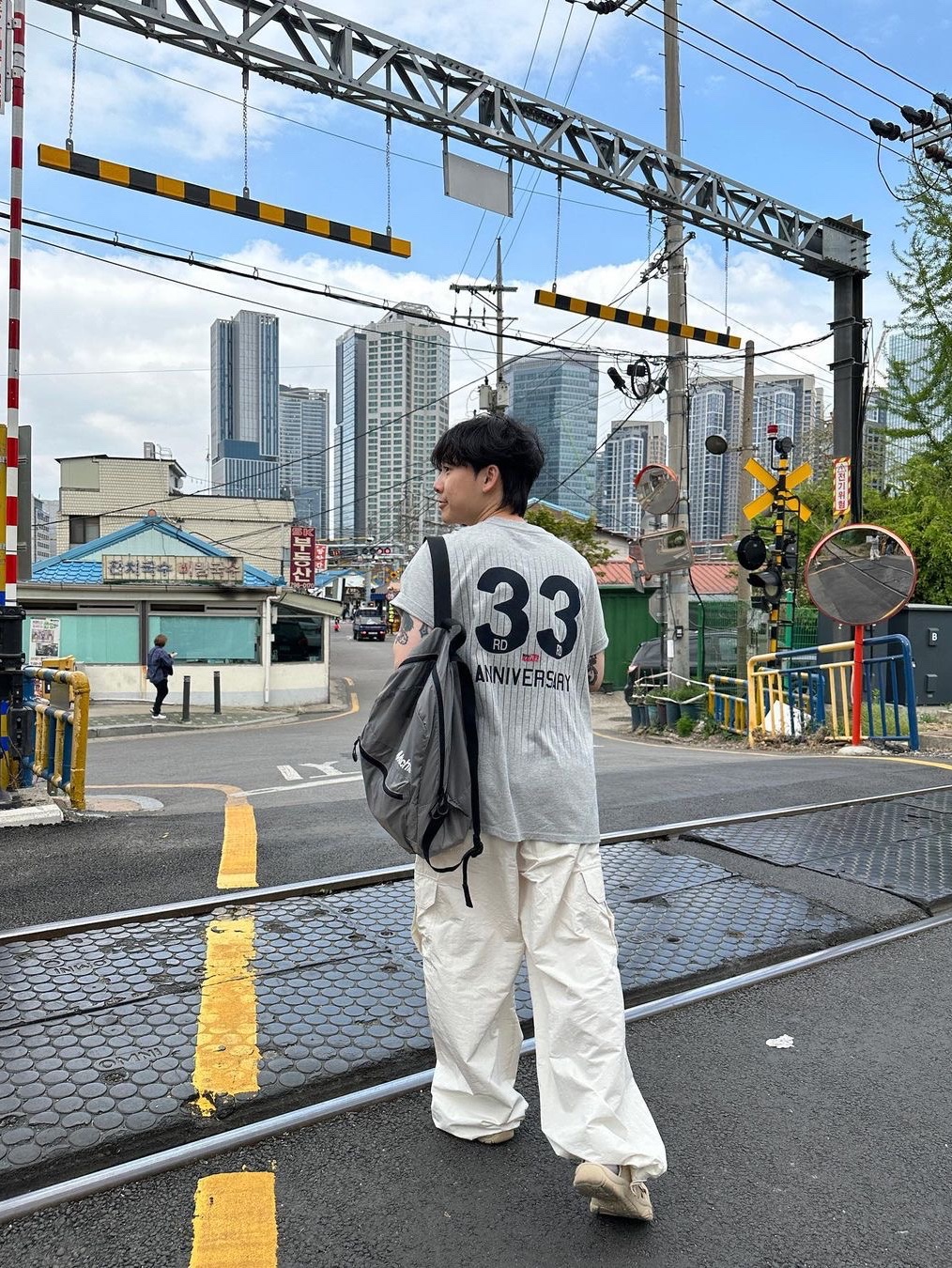 Safarispot Safarispots Magazine Tee Gray 착용 스타일 - 4