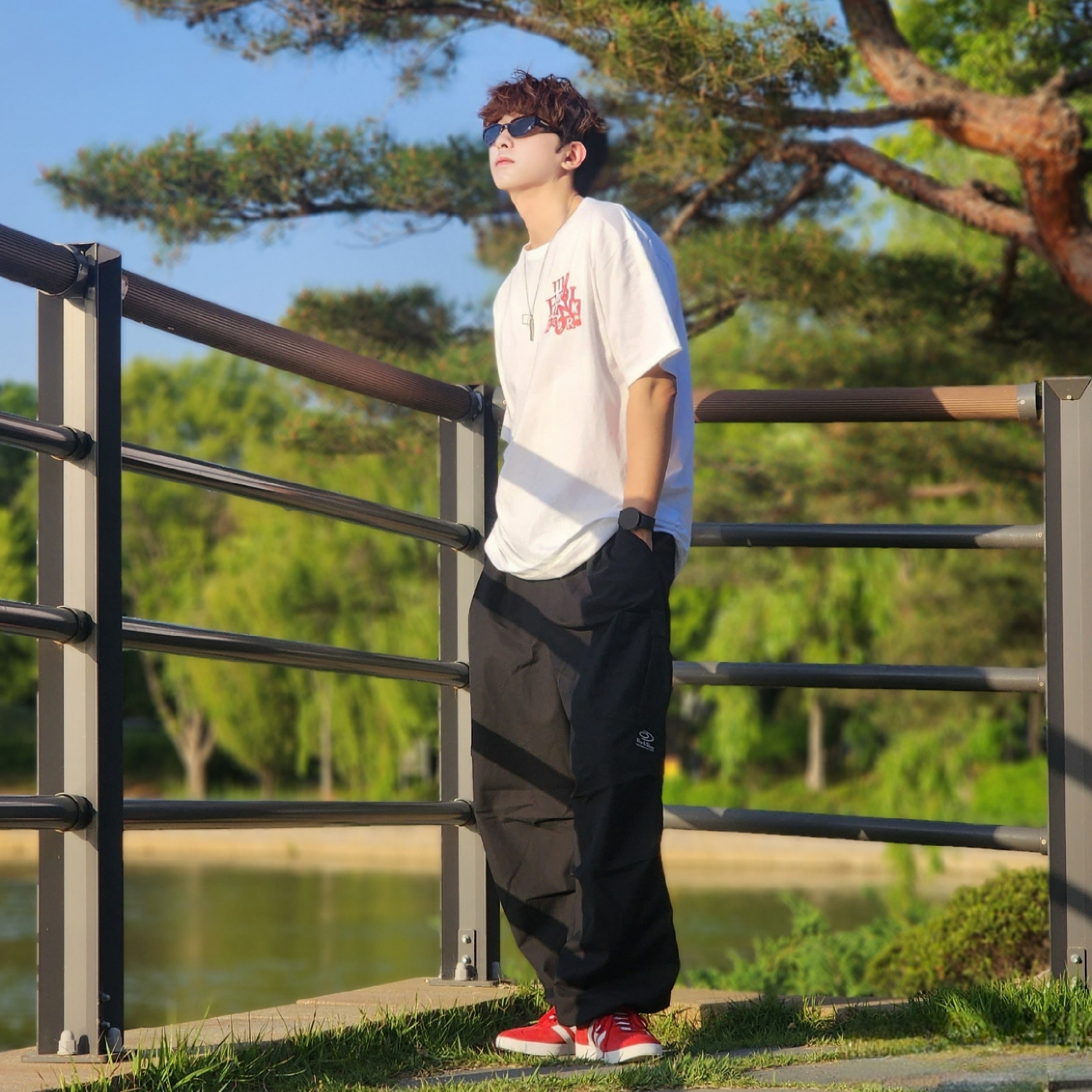 Adidas Gazelle Power Red 착용 스타일 - 5