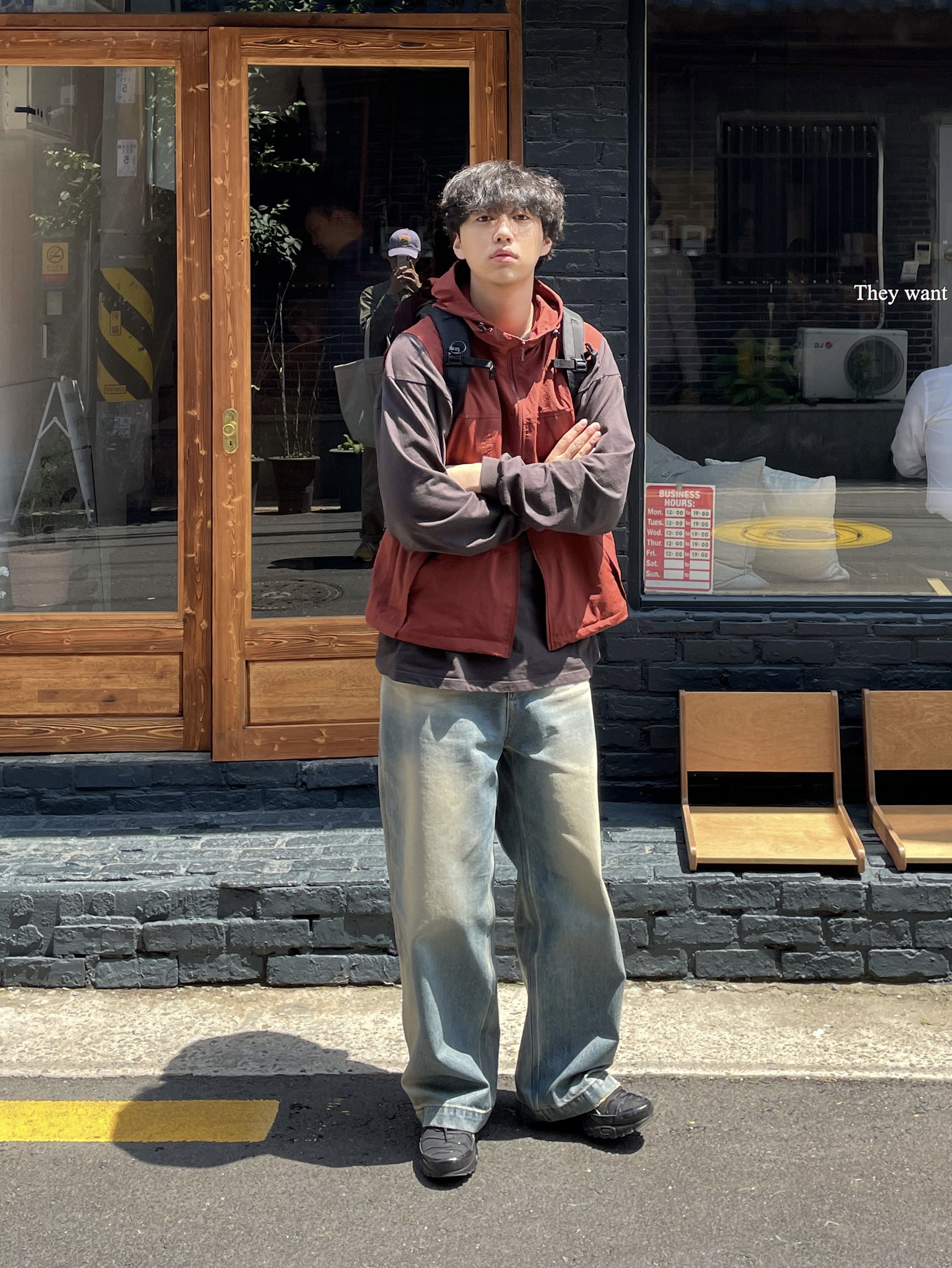 나이키 에어맥스 플러스 트리플 블랙, 아크테릭스 맨티스 32 백팩 블랙 착용 스타일 - 1