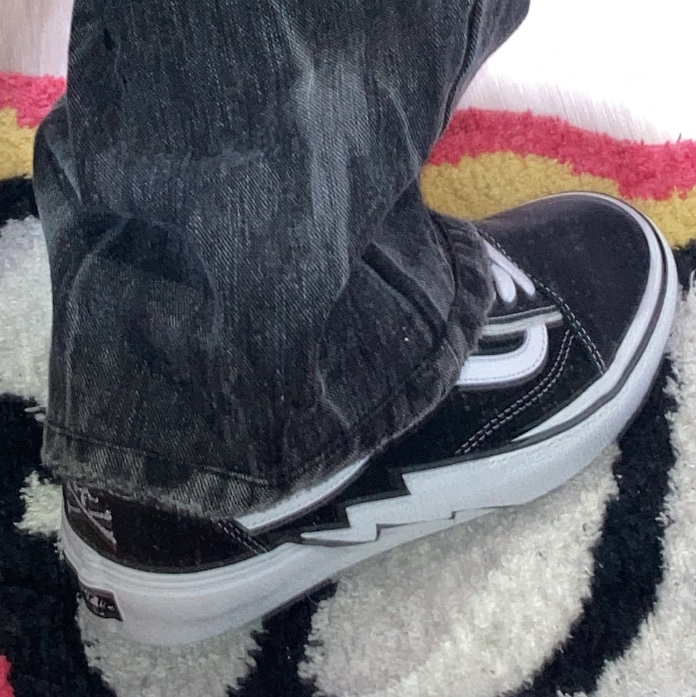 Vans Vault x Mastermind World Old Skool Bolt Black 착용 스타일